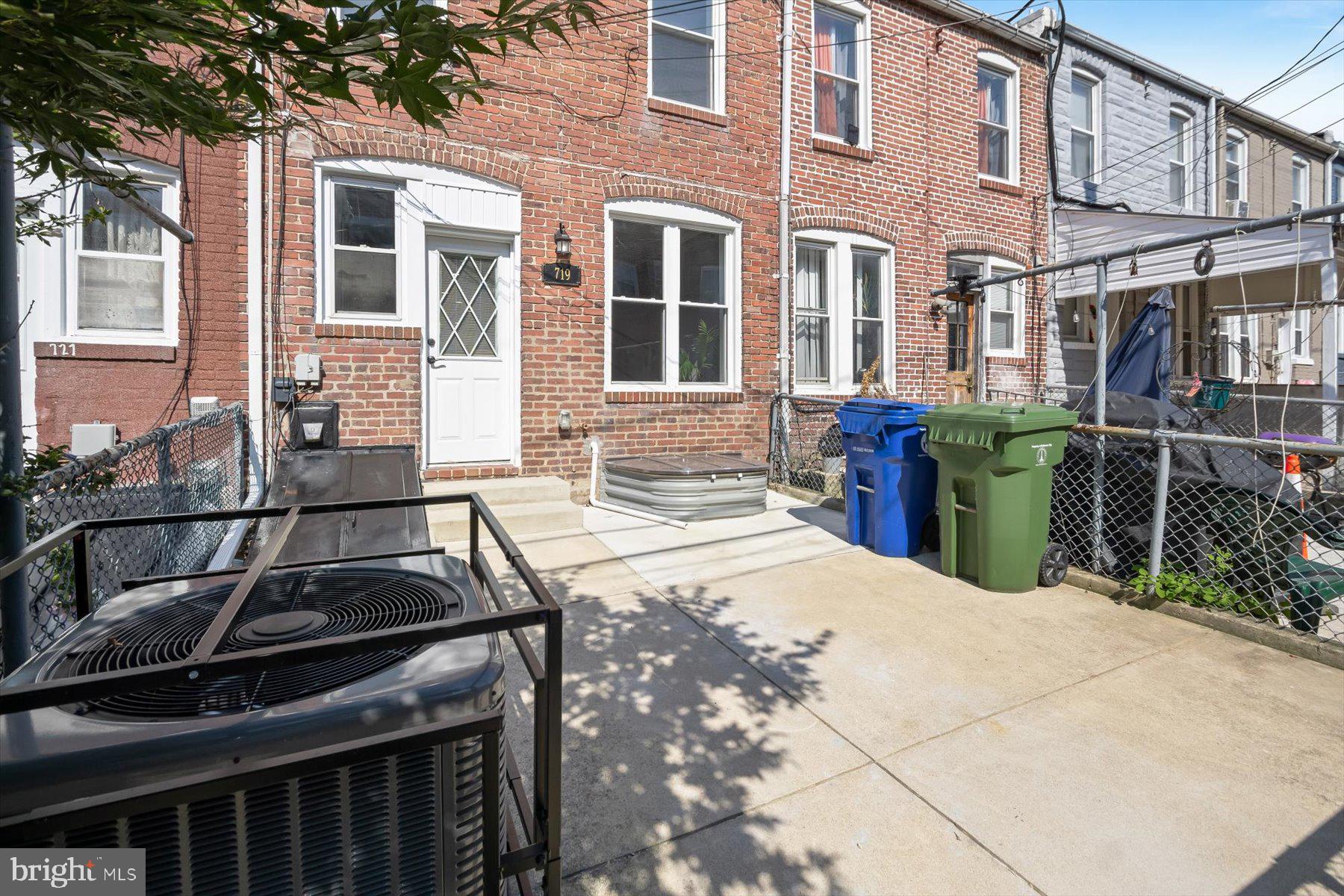 GREEKTOWN - Residential