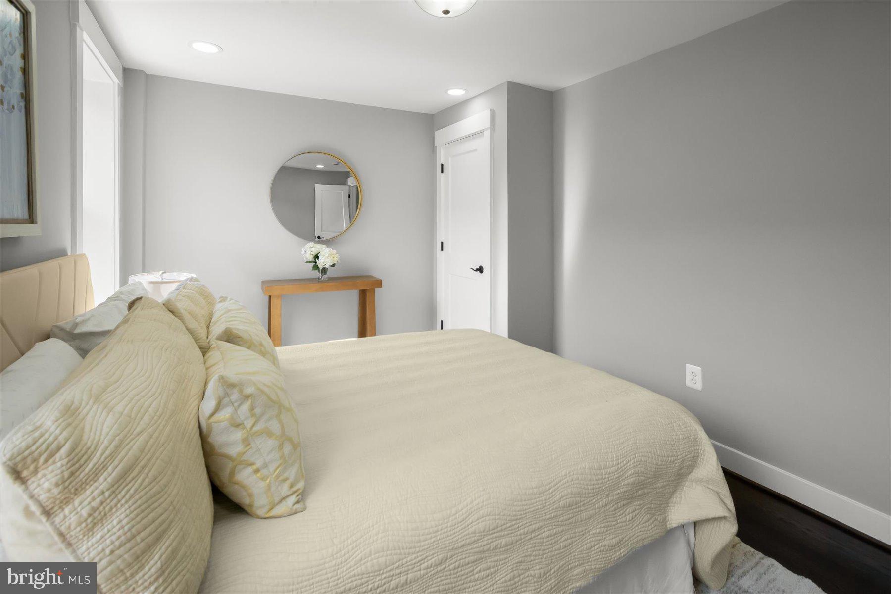 GREEKTOWN - Residential
