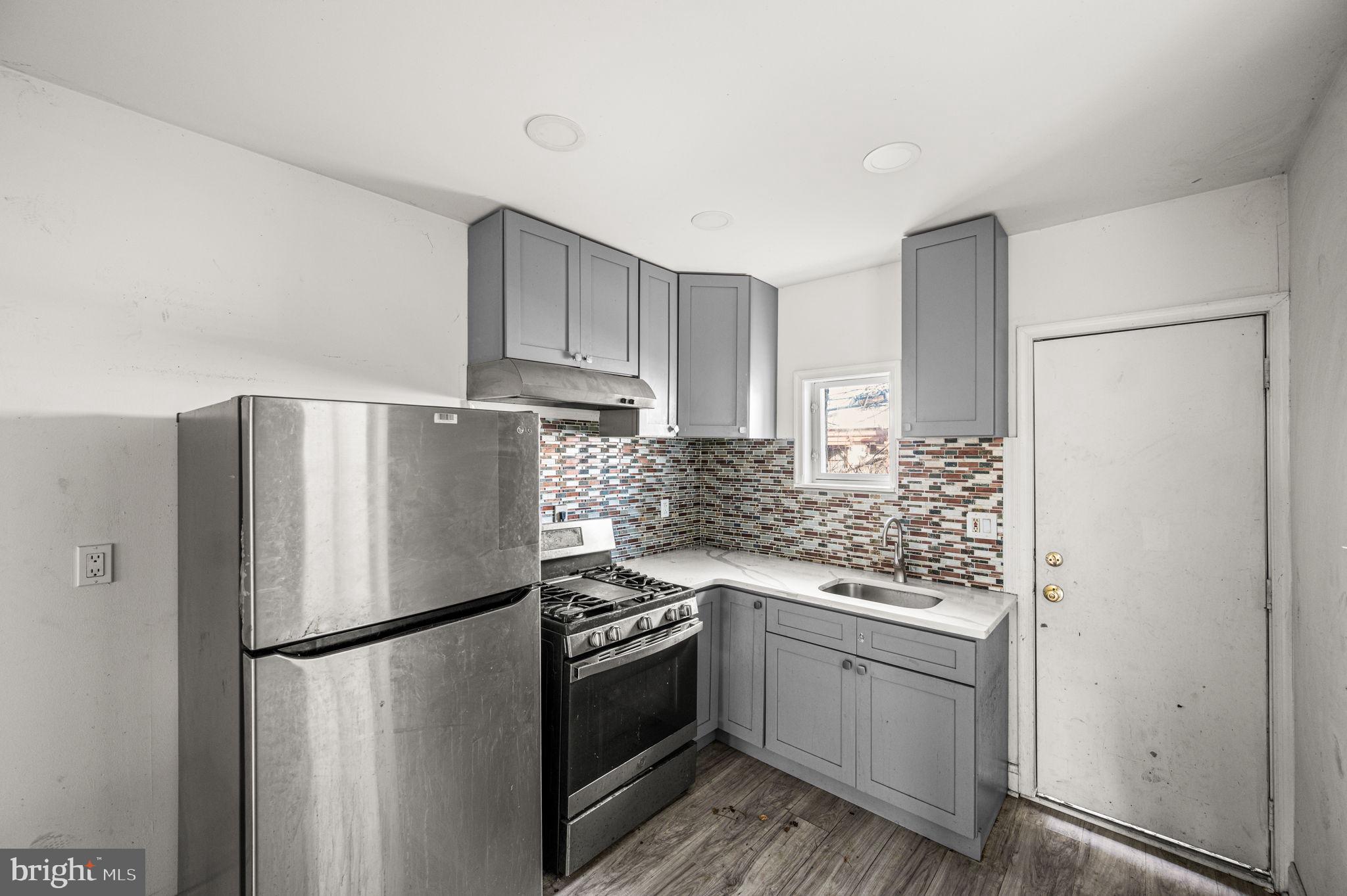SQUIRREL HILL - Residential