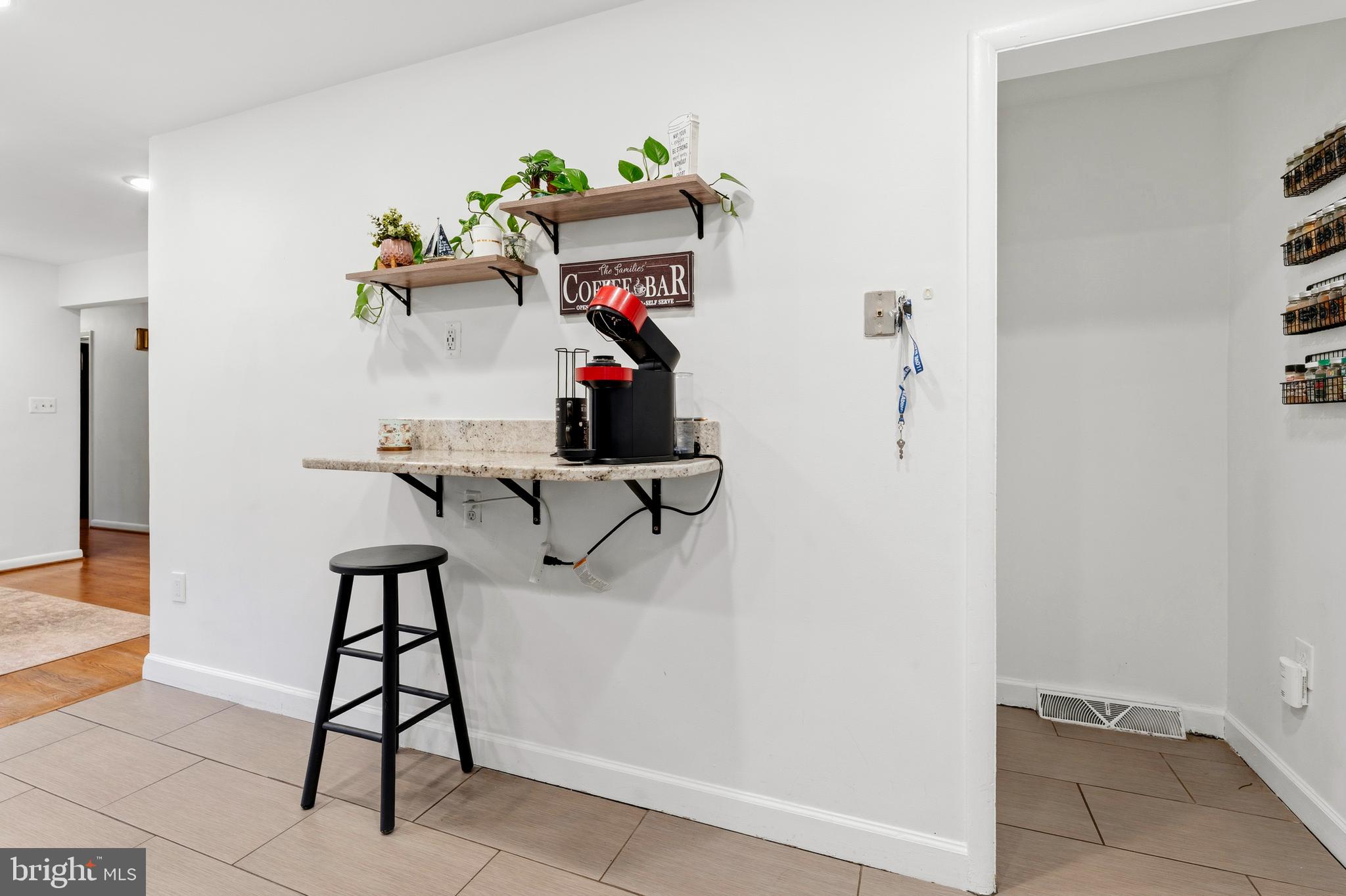 HILLANDALE FOREST - Residential