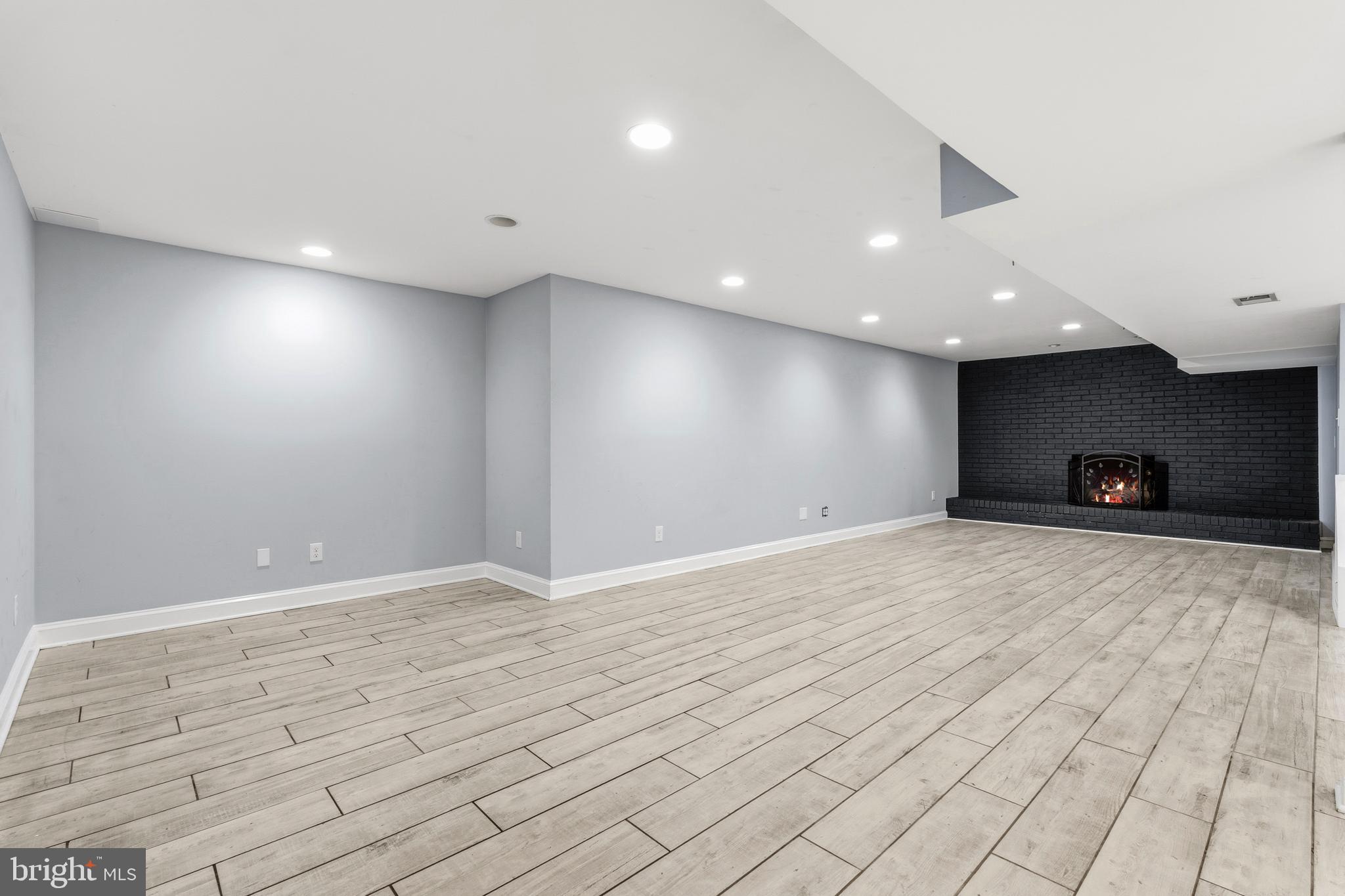 HILLANDALE FOREST - Residential