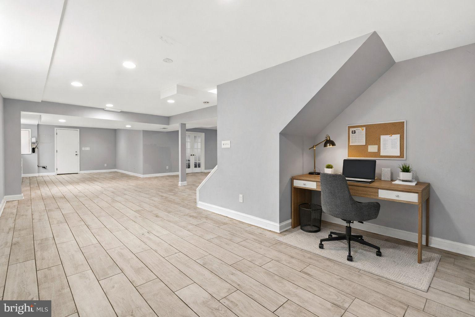 HILLANDALE FOREST - Residential