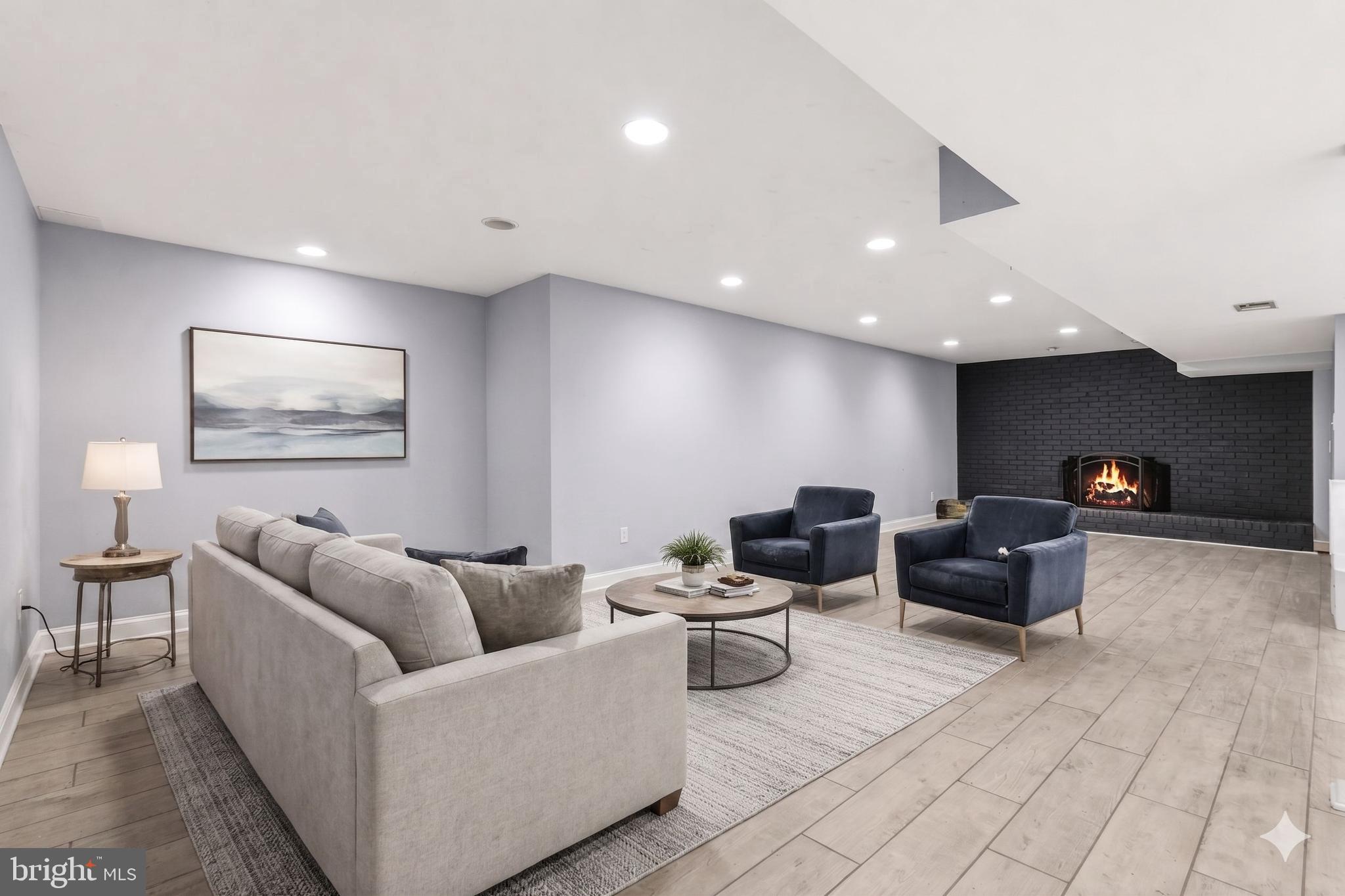 HILLANDALE FOREST - Residential