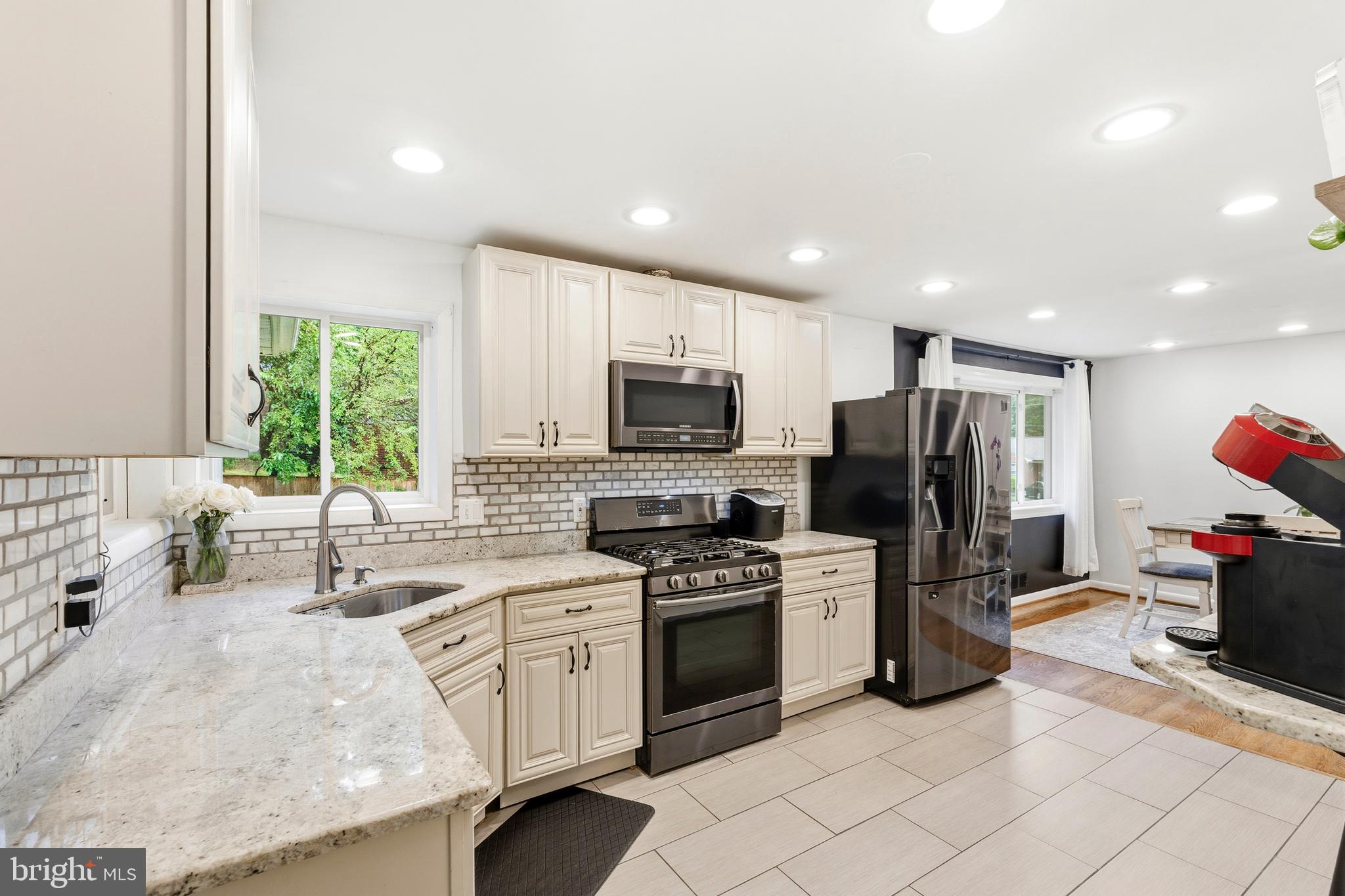 HILLANDALE FOREST - Residential