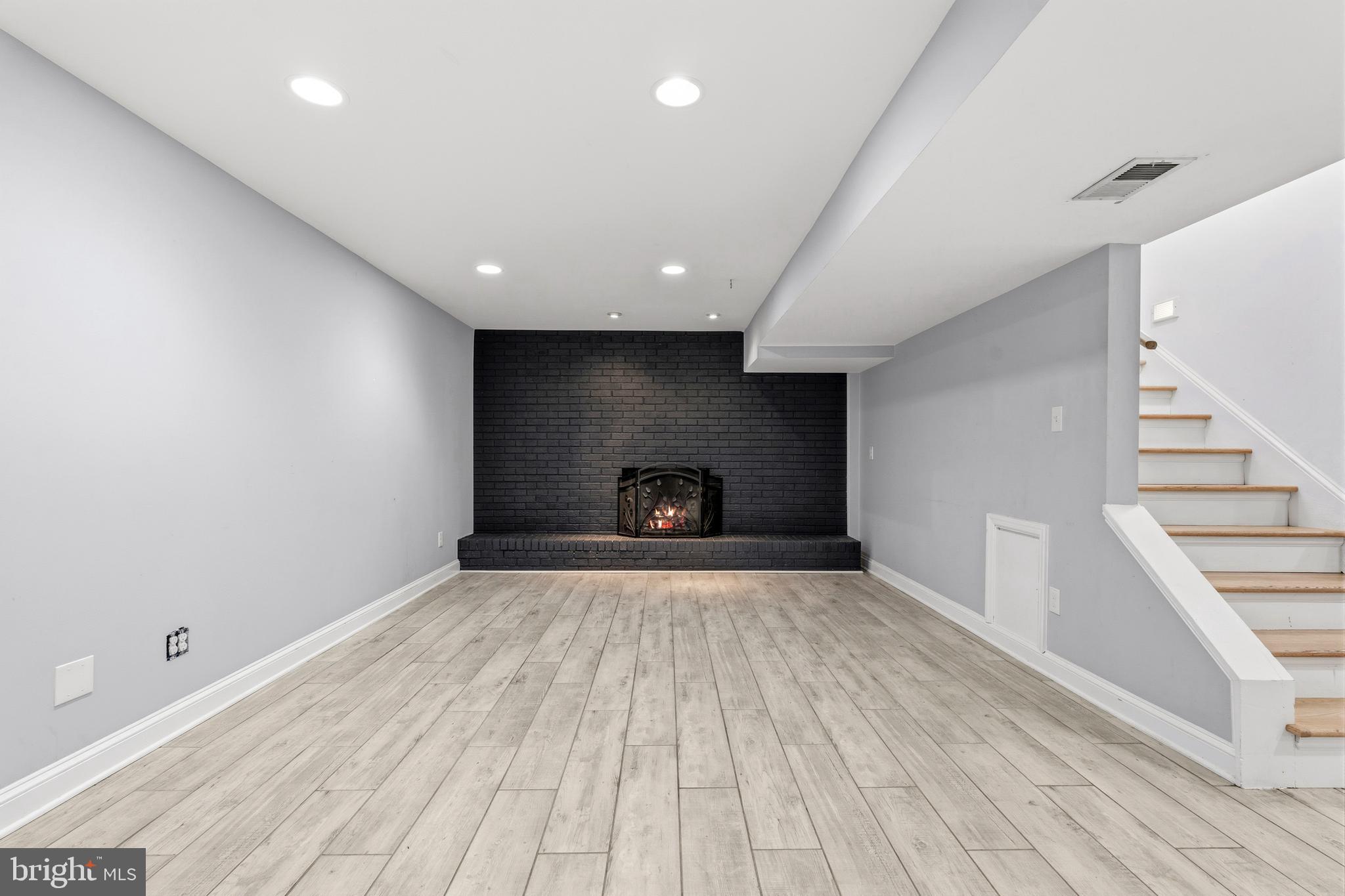 HILLANDALE FOREST - Residential