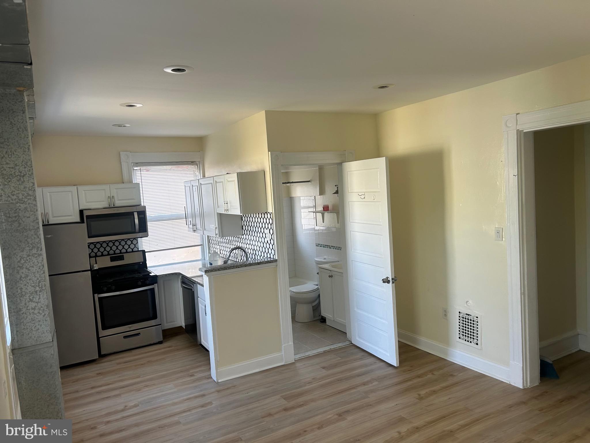 SQUIRREL HILL - Residential Lease