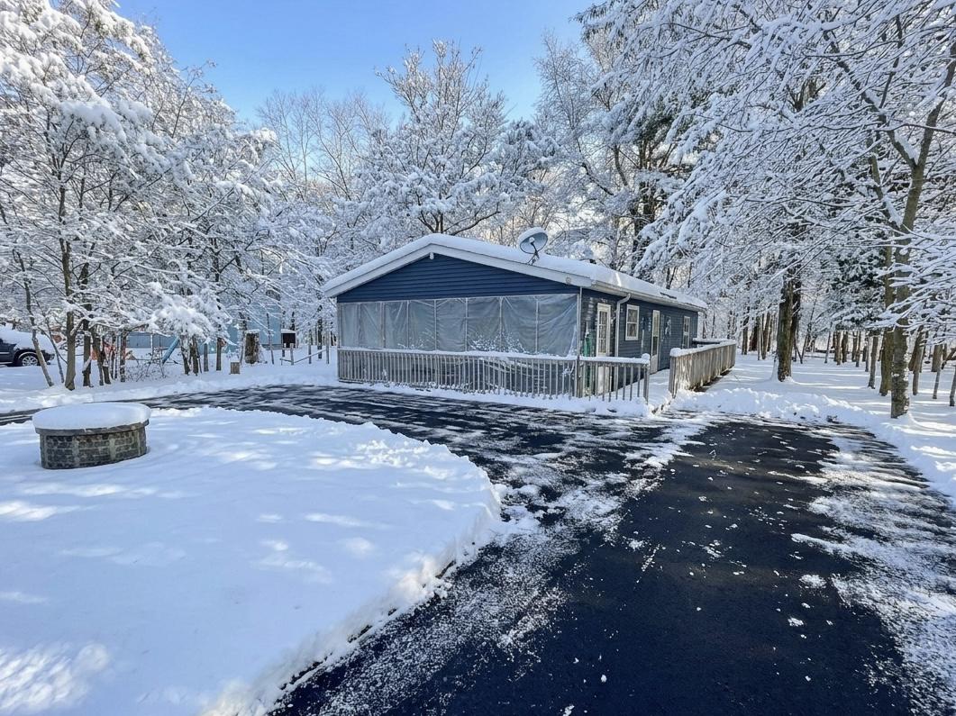 POCONO COUNTRY PLACE - Residential