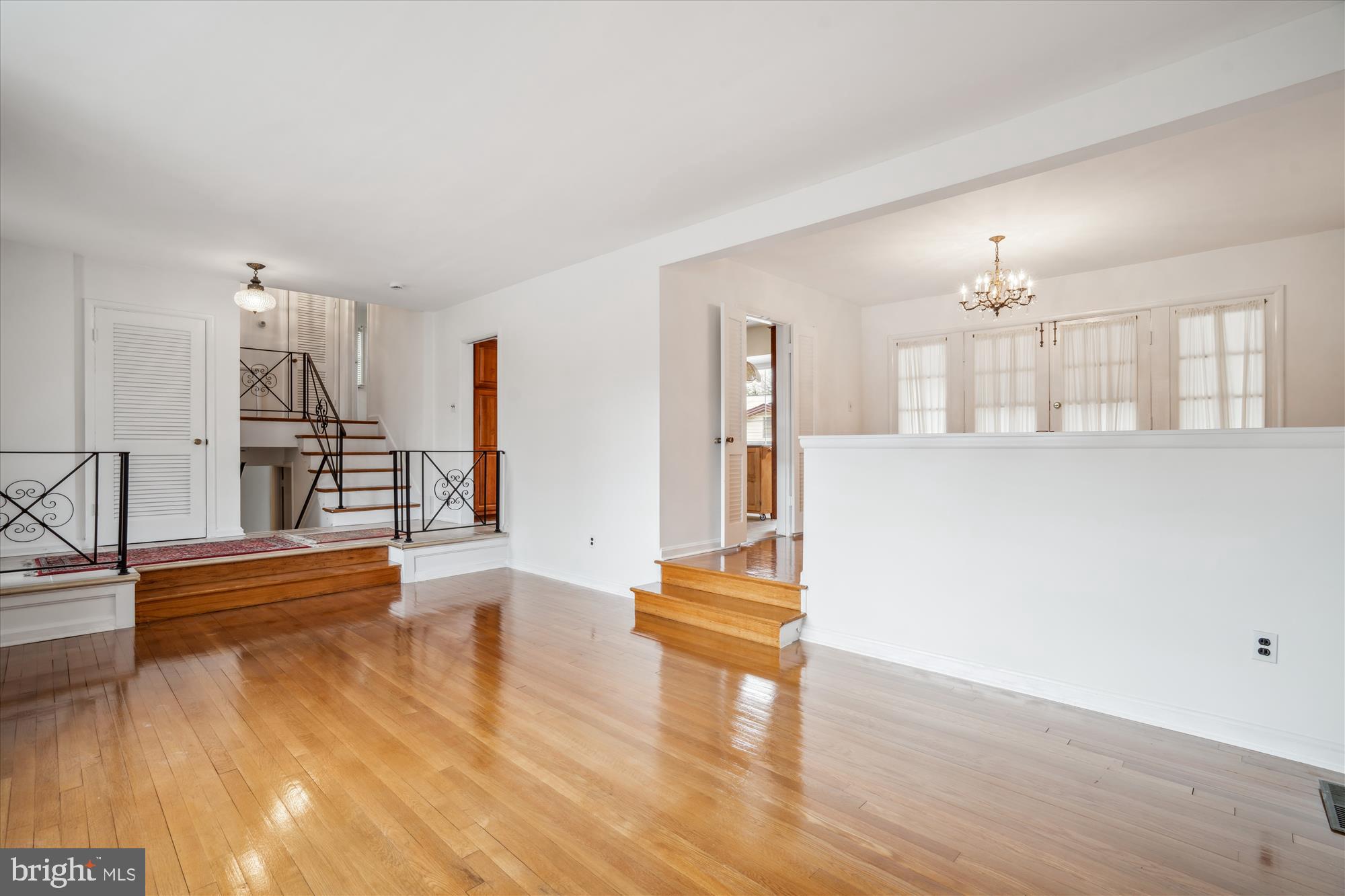 BURNT MILLS MANOR - Residential