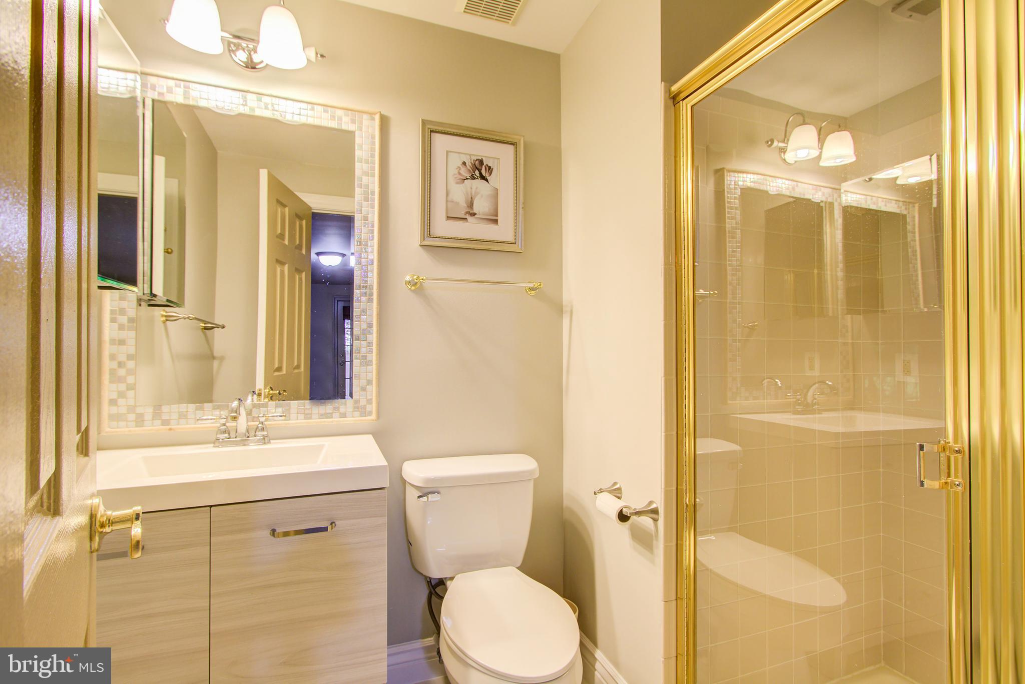 WILLOWS OF POTOMAC - Residential Lease