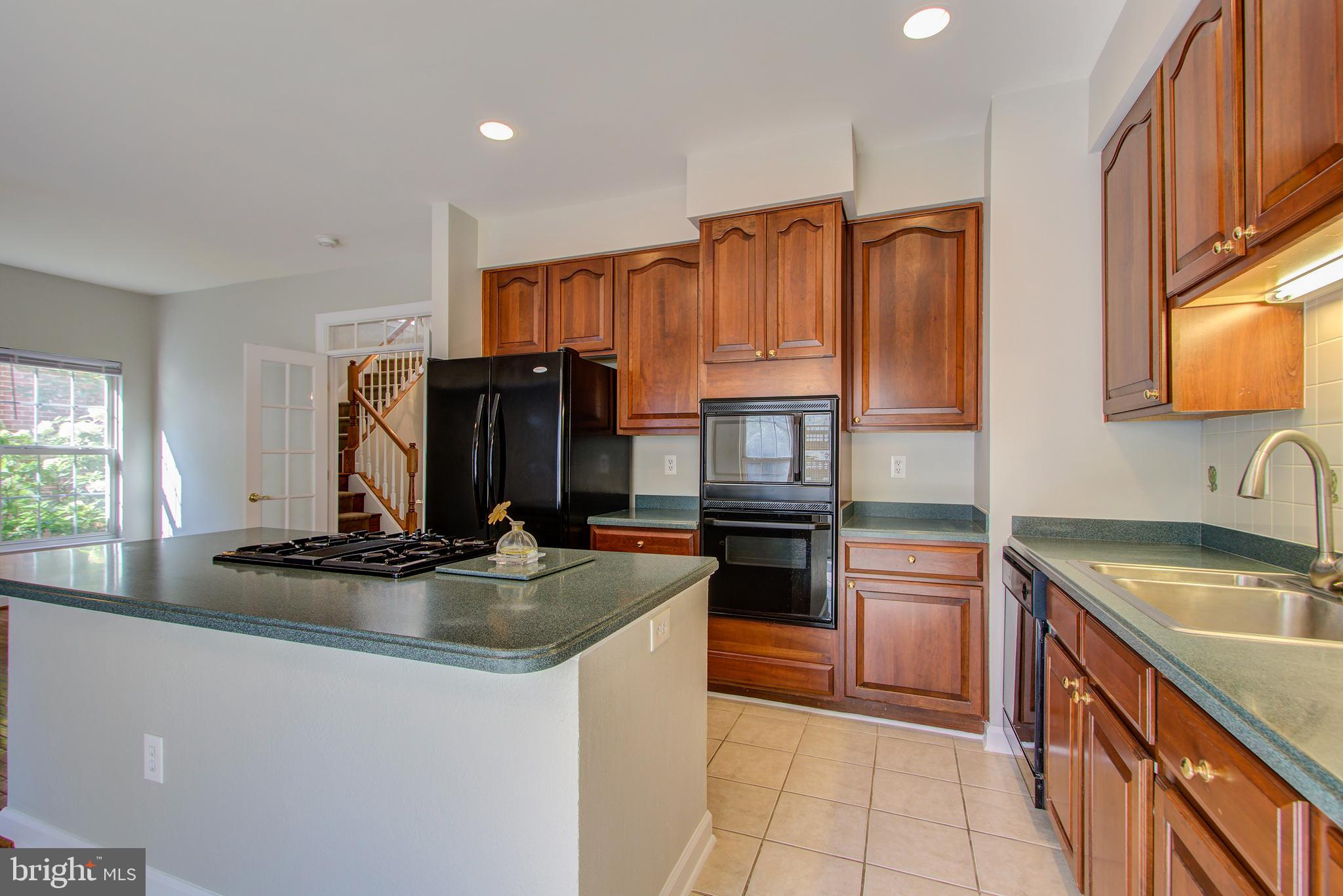 WILLOWS OF POTOMAC - Residential Lease