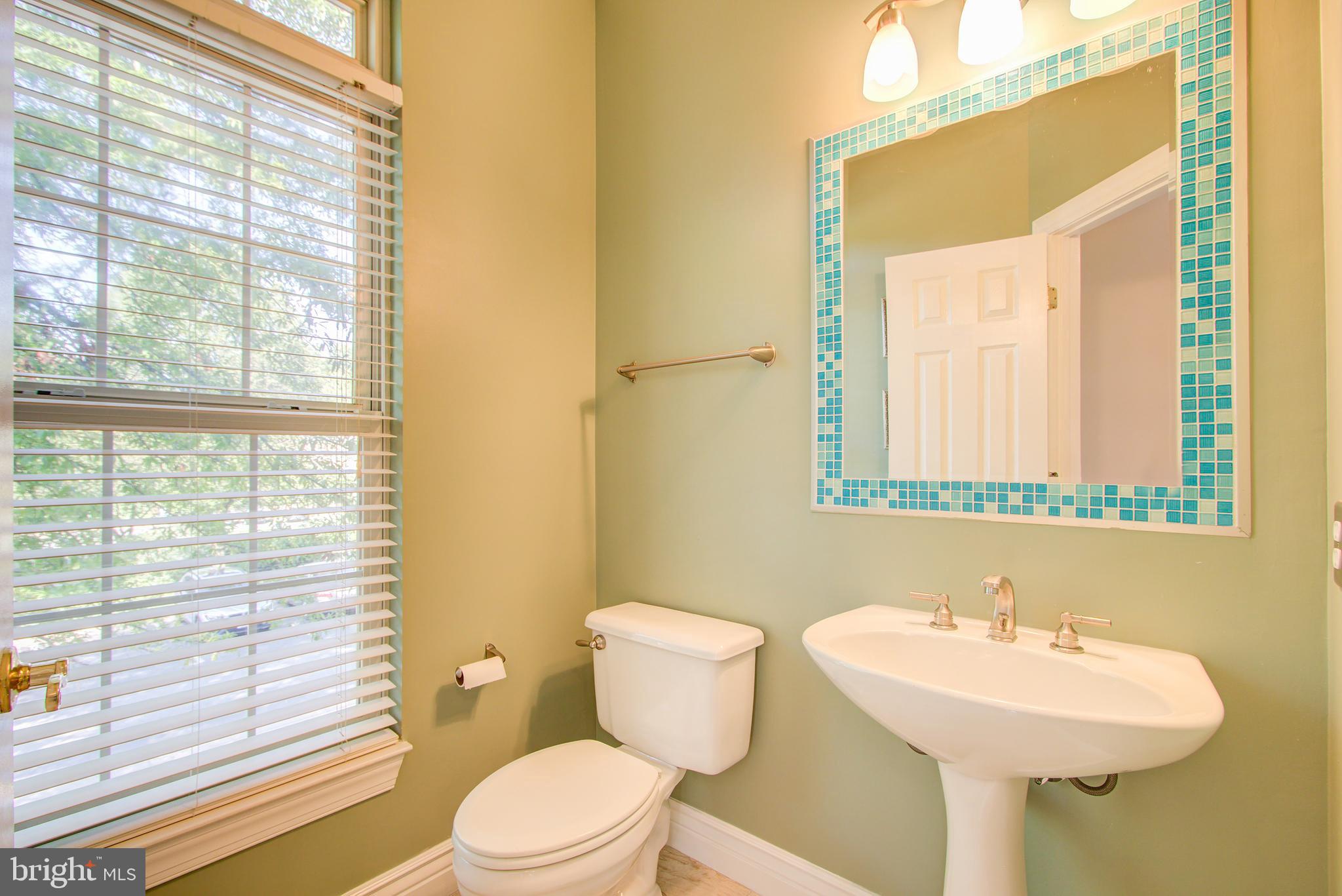 WILLOWS OF POTOMAC - Residential Lease
