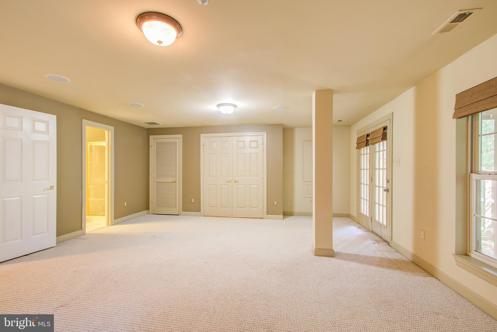 WILLOWS OF POTOMAC - Residential Lease