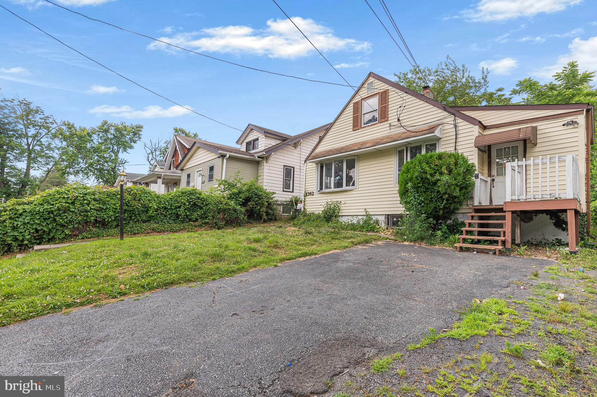 SHARON HILL - Residential