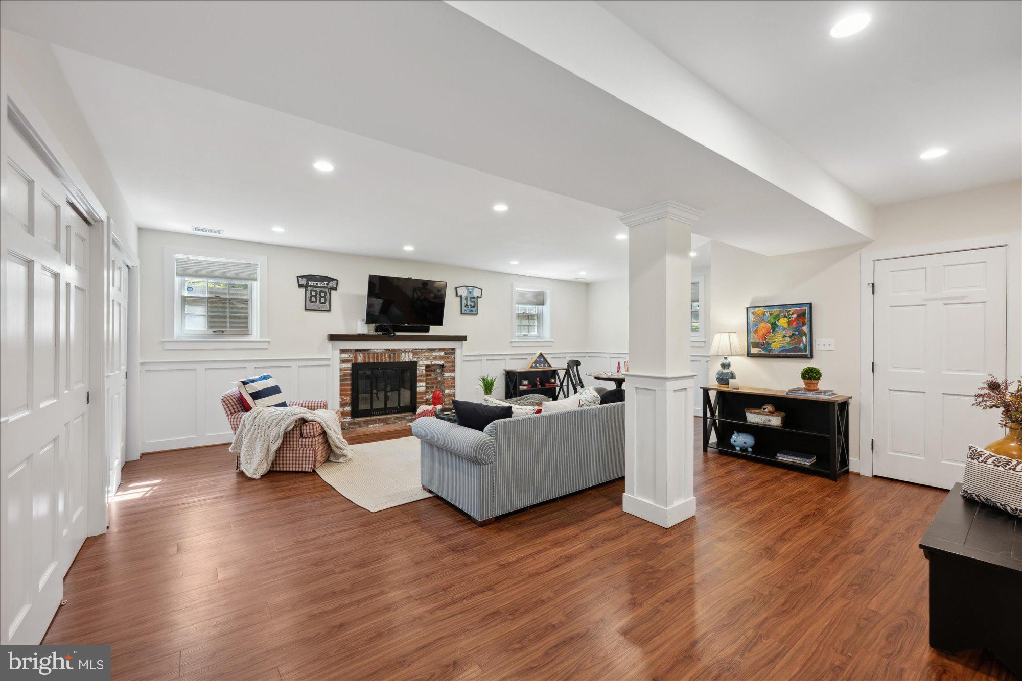 RIVER FALLS - Residential