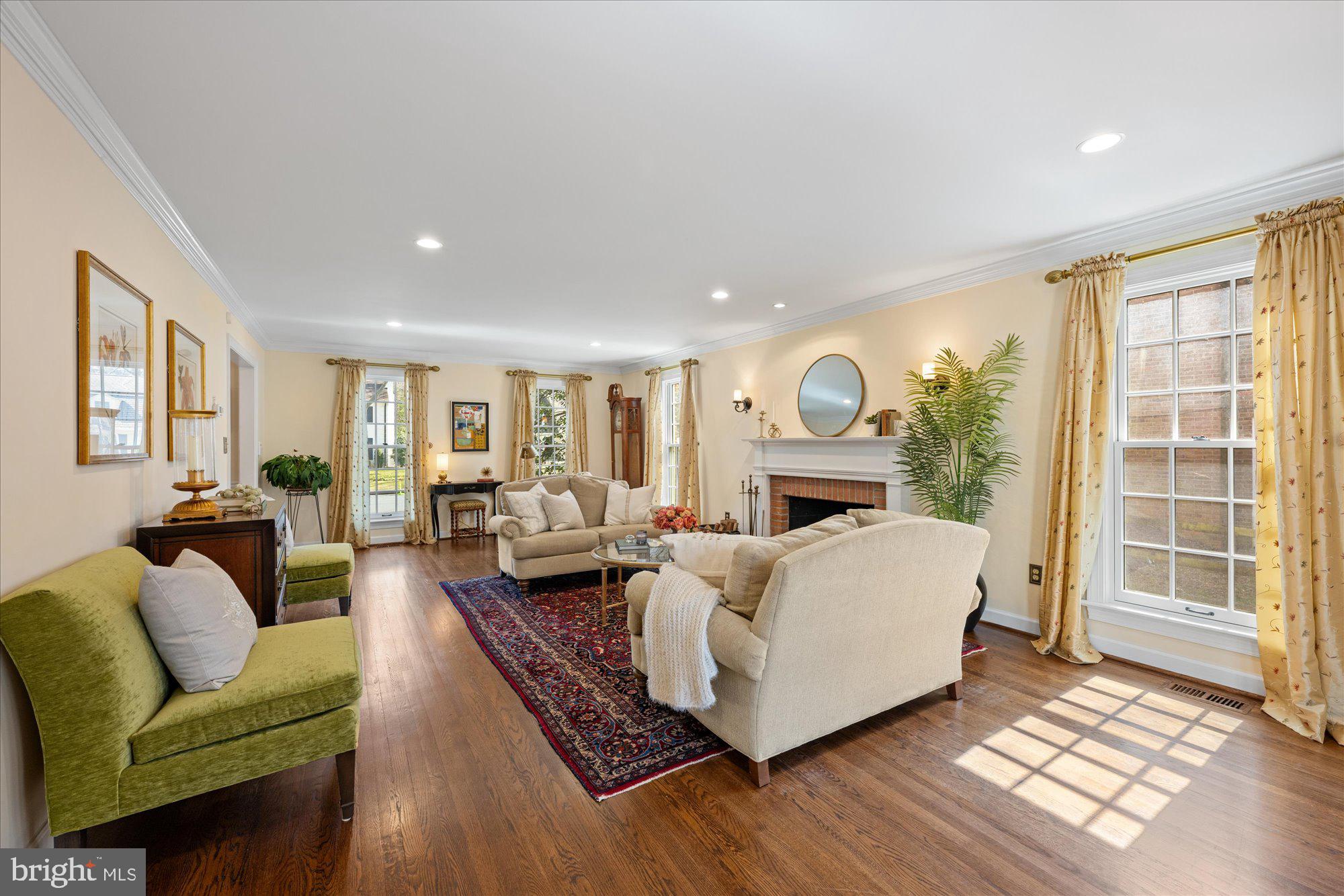 RIVER FALLS - Residential