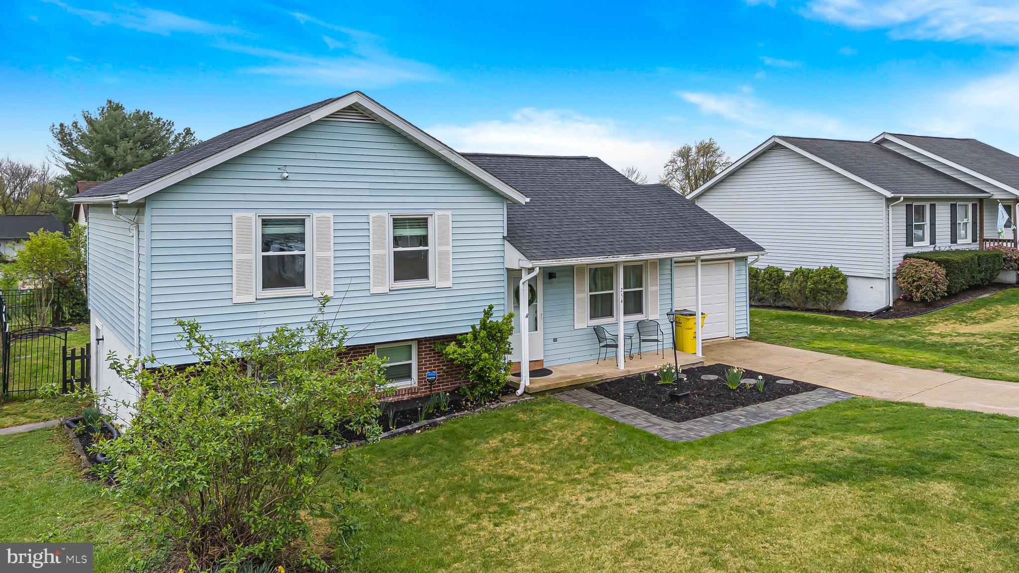 PATRICK HENRY ESTATES - Residential