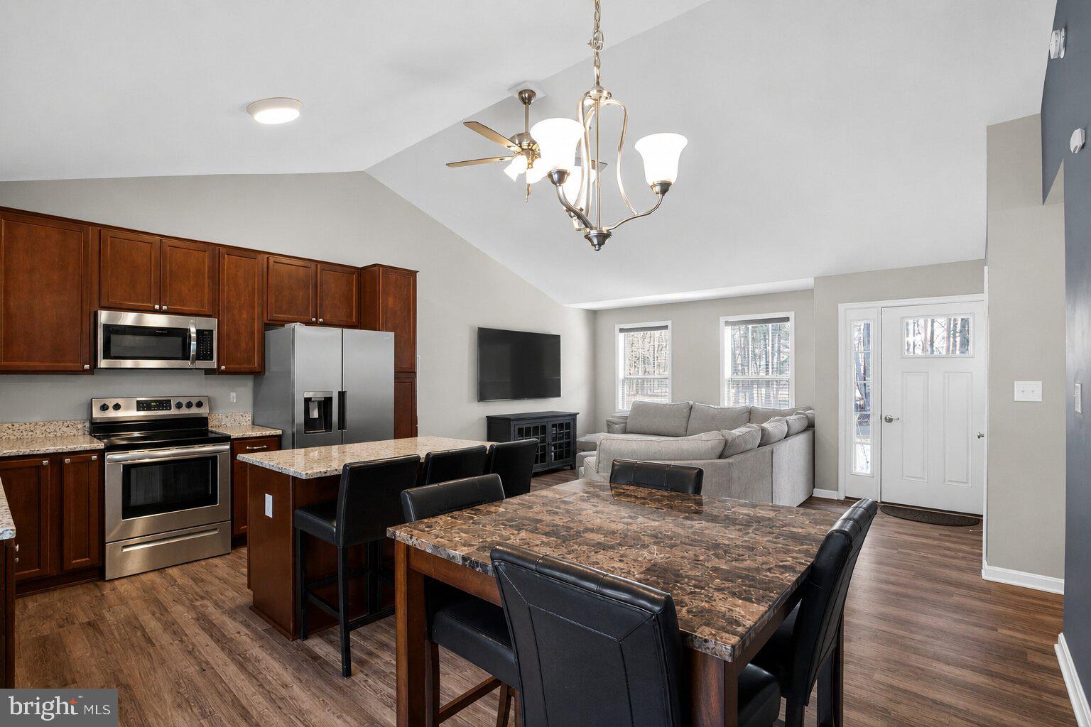 CABIN POINT - Residential