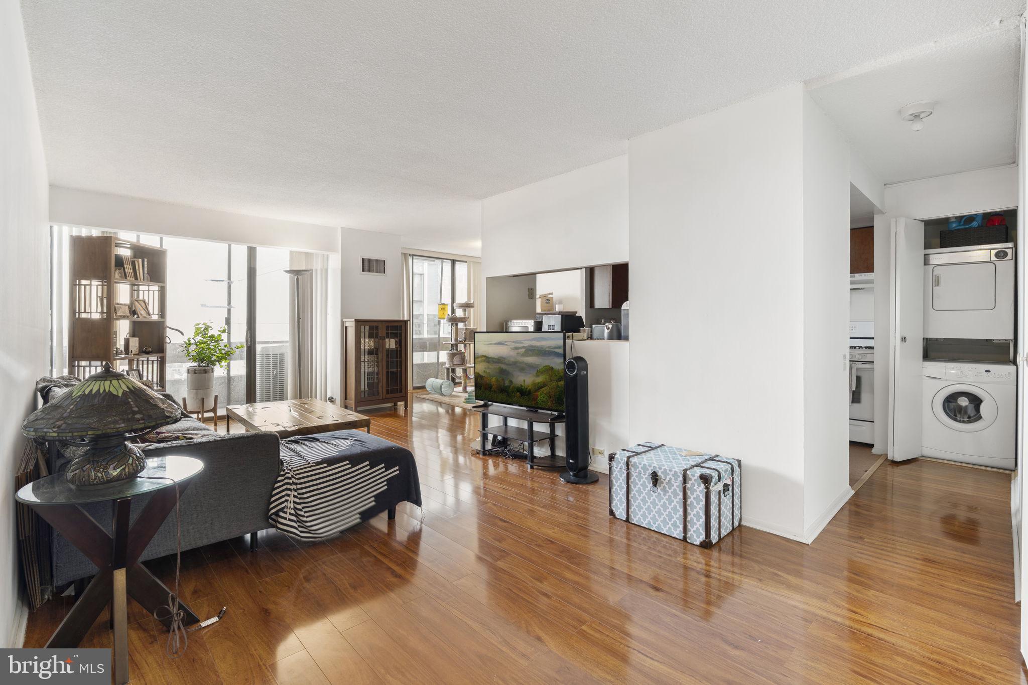 WASHINGTON SQ WEST - Residential