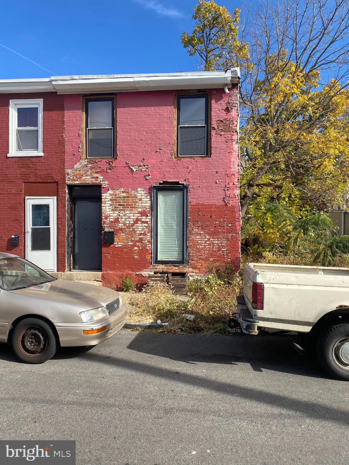 Just reduced!! Investor special! this 2 Bedrooms, 1 Bath,  property is in need of total rehabilitation. This property is perfect for an investor to either hold or rehab and sell. Seller is highly motivated!