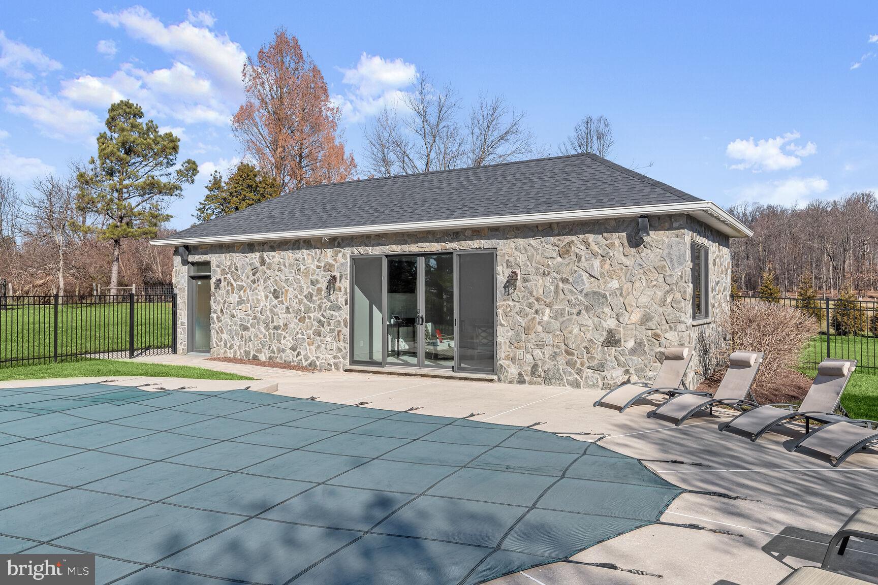 OAKWOOD OVERLOOK - Residential
