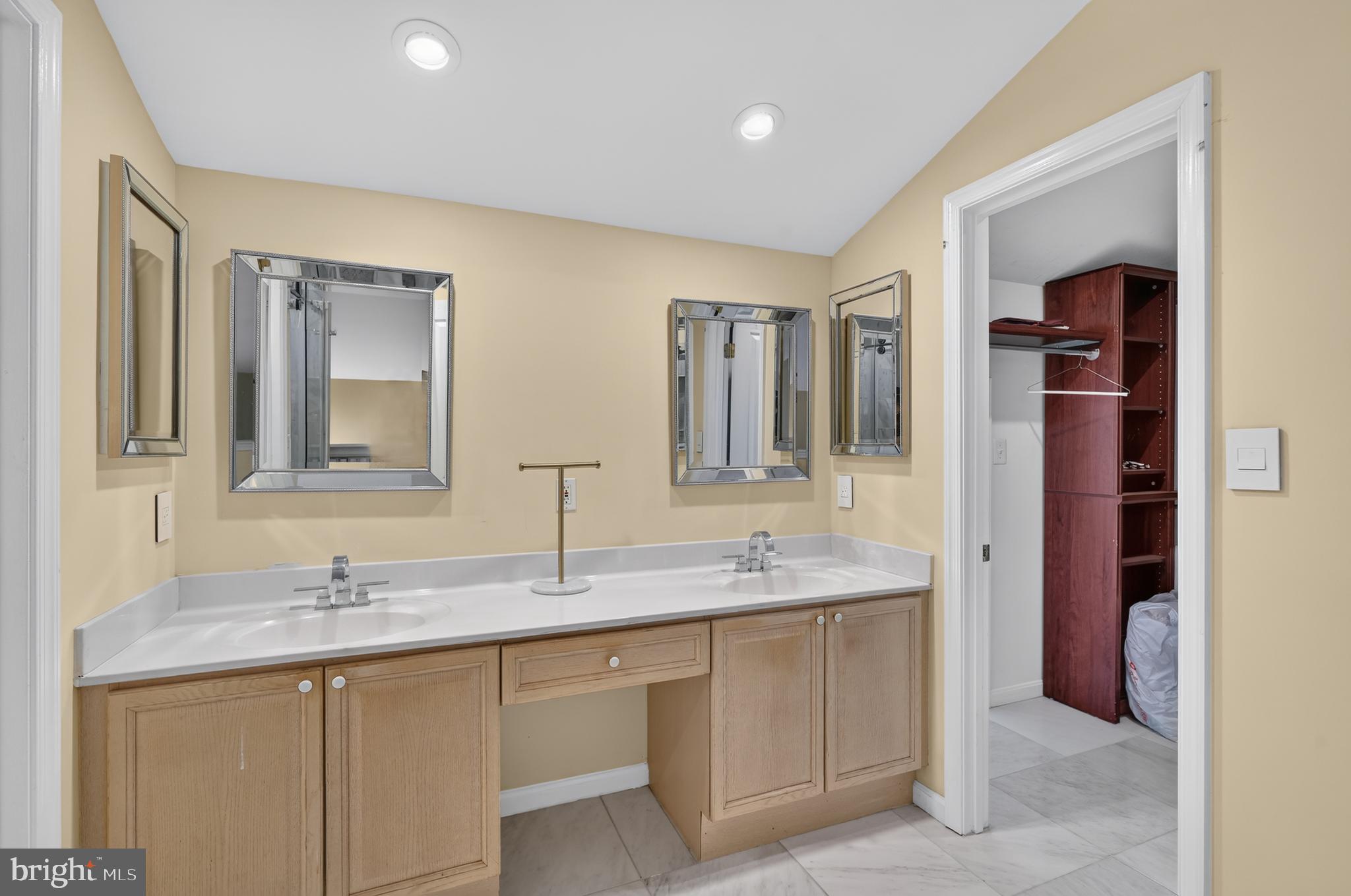 STONEGATE - Residential