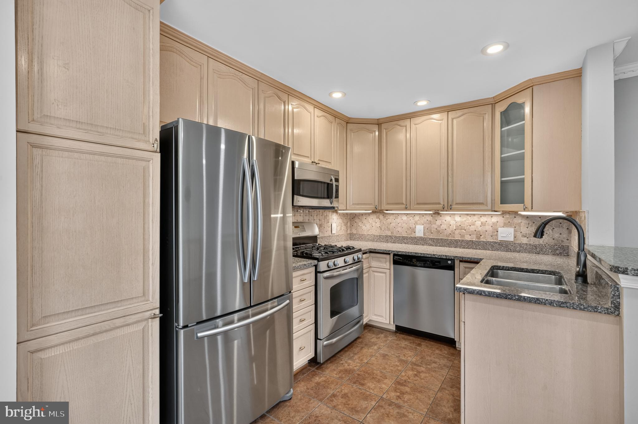 STONEGATE - Residential
