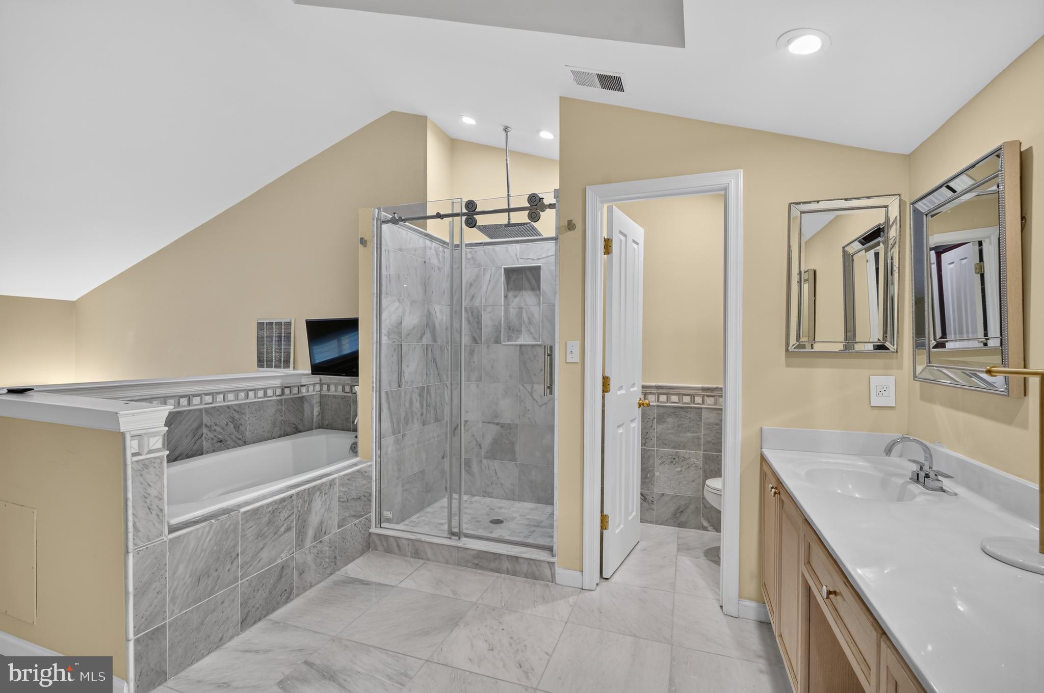 STONEGATE - Residential