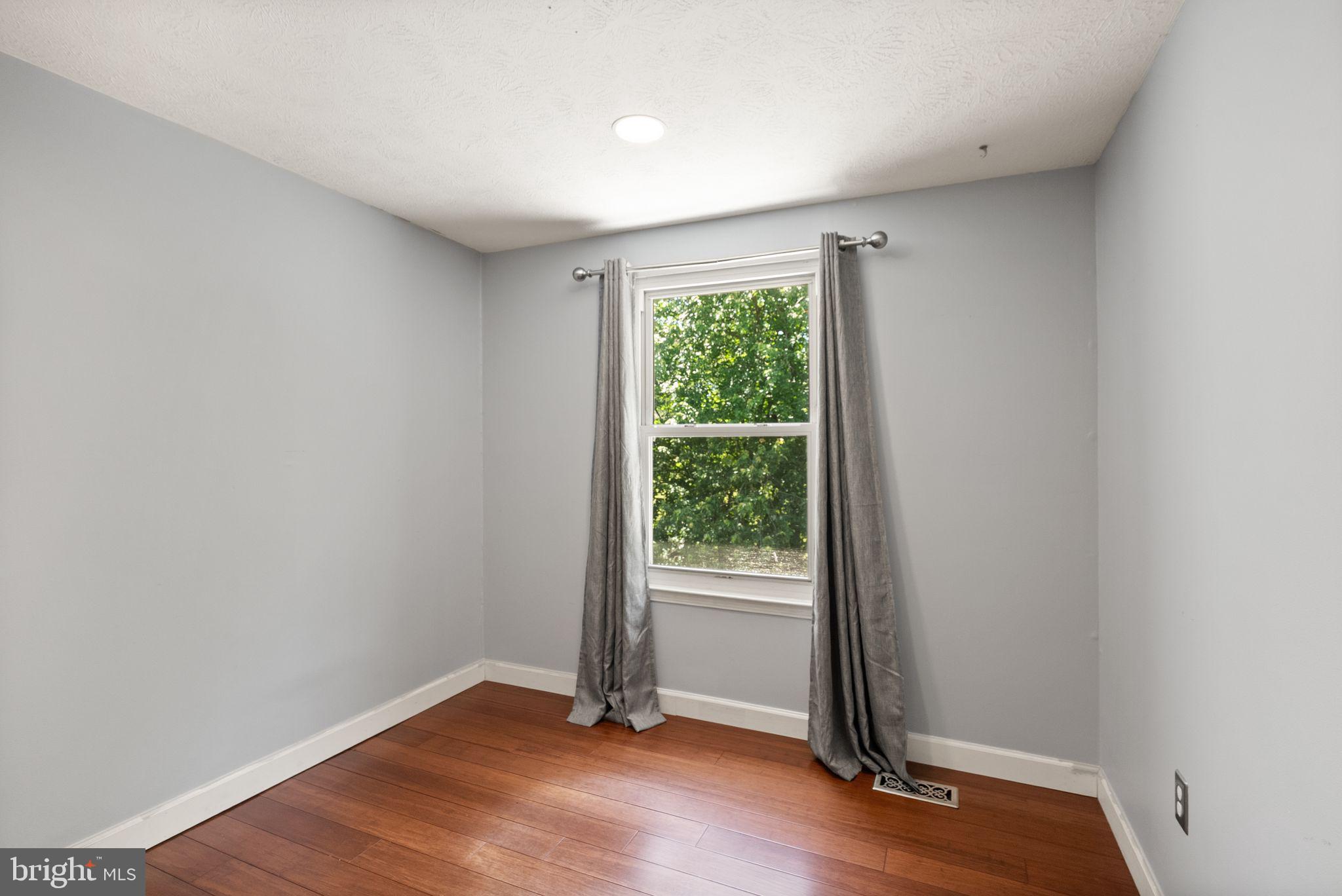 GREEN HOLLY WOODS - Residential