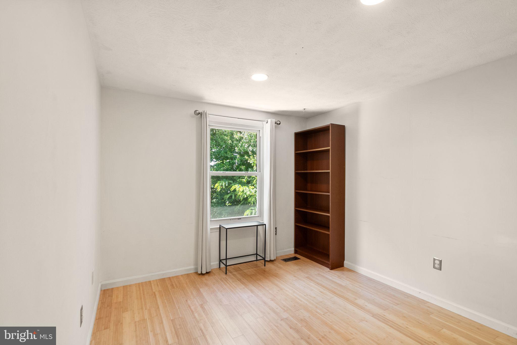 GREEN HOLLY WOODS - Residential