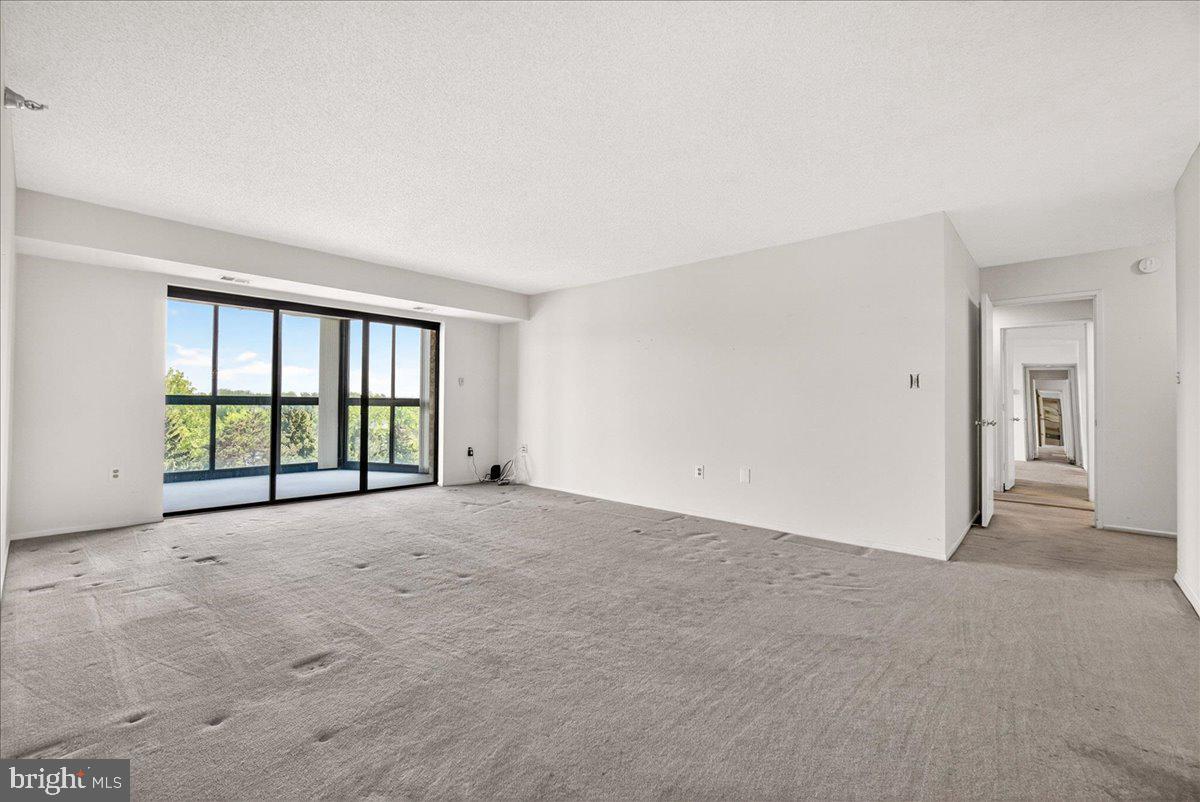 FAIRWAYS NORTH - Residential