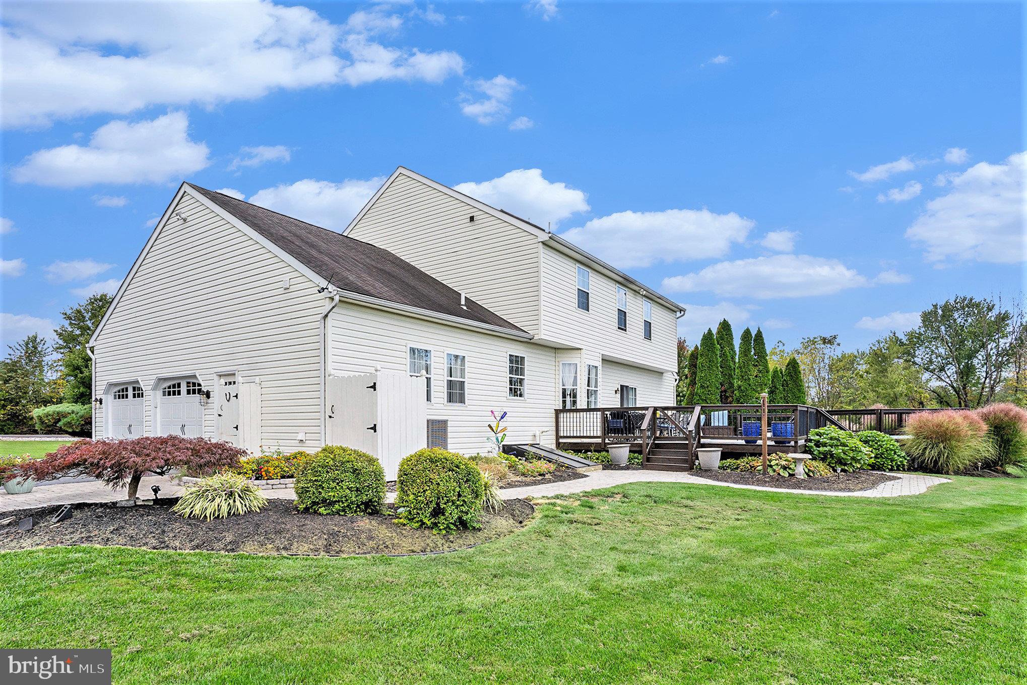 CLOVER MEADOWS - Residential