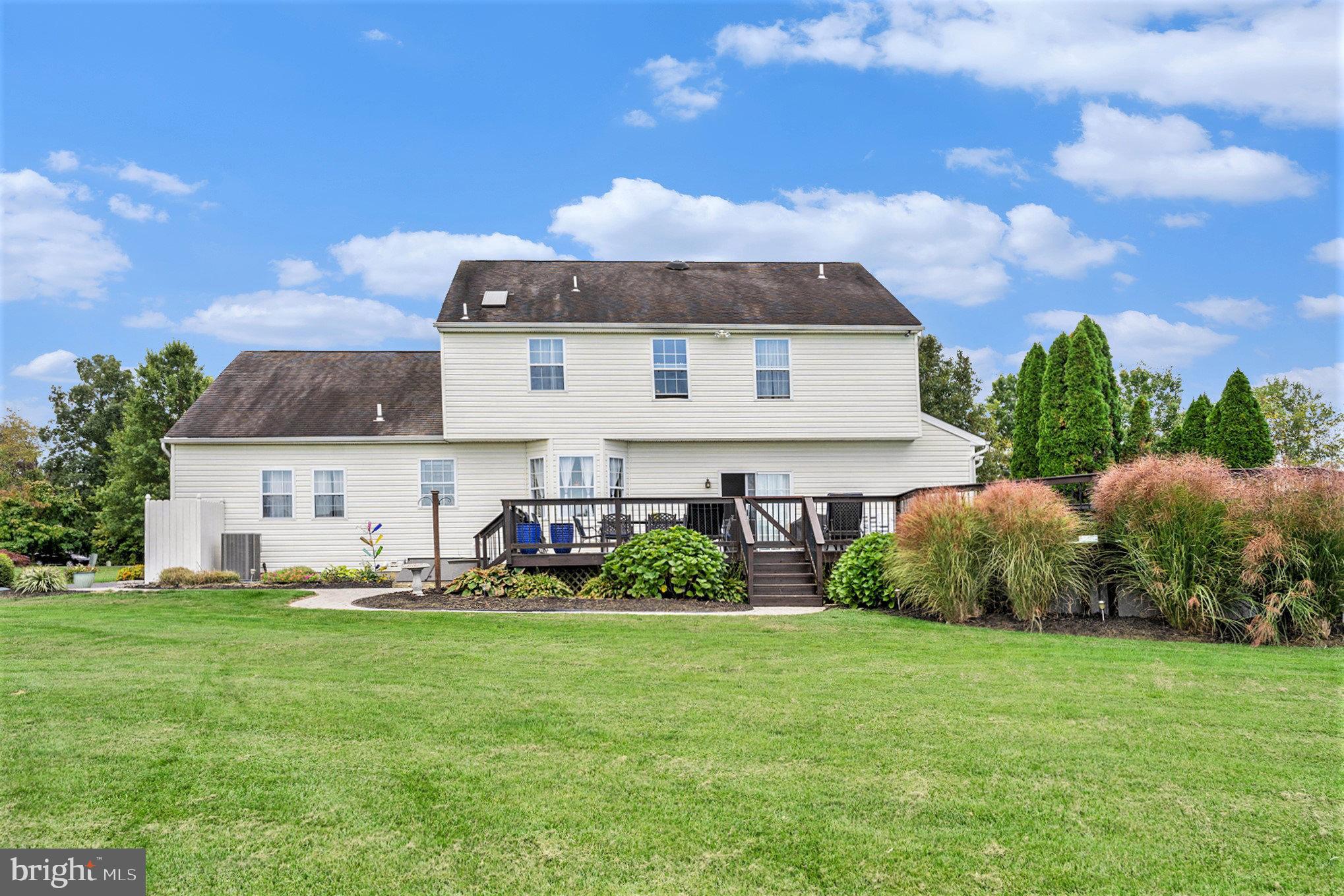 CLOVER MEADOWS - Residential