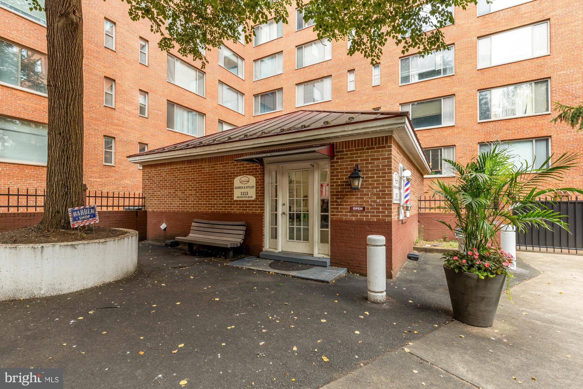 RIVER PLACE - Residential