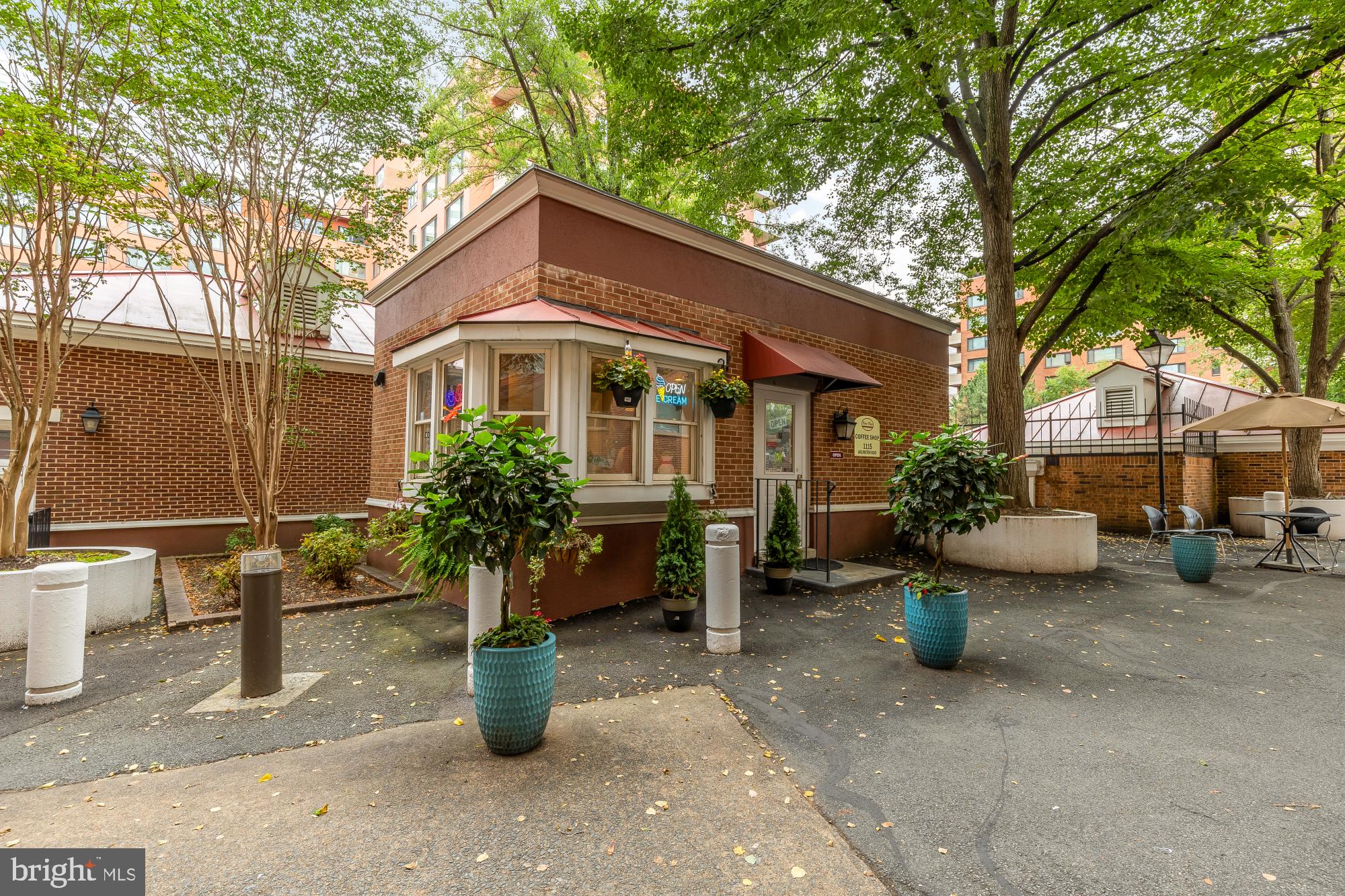 RIVER PLACE - Residential