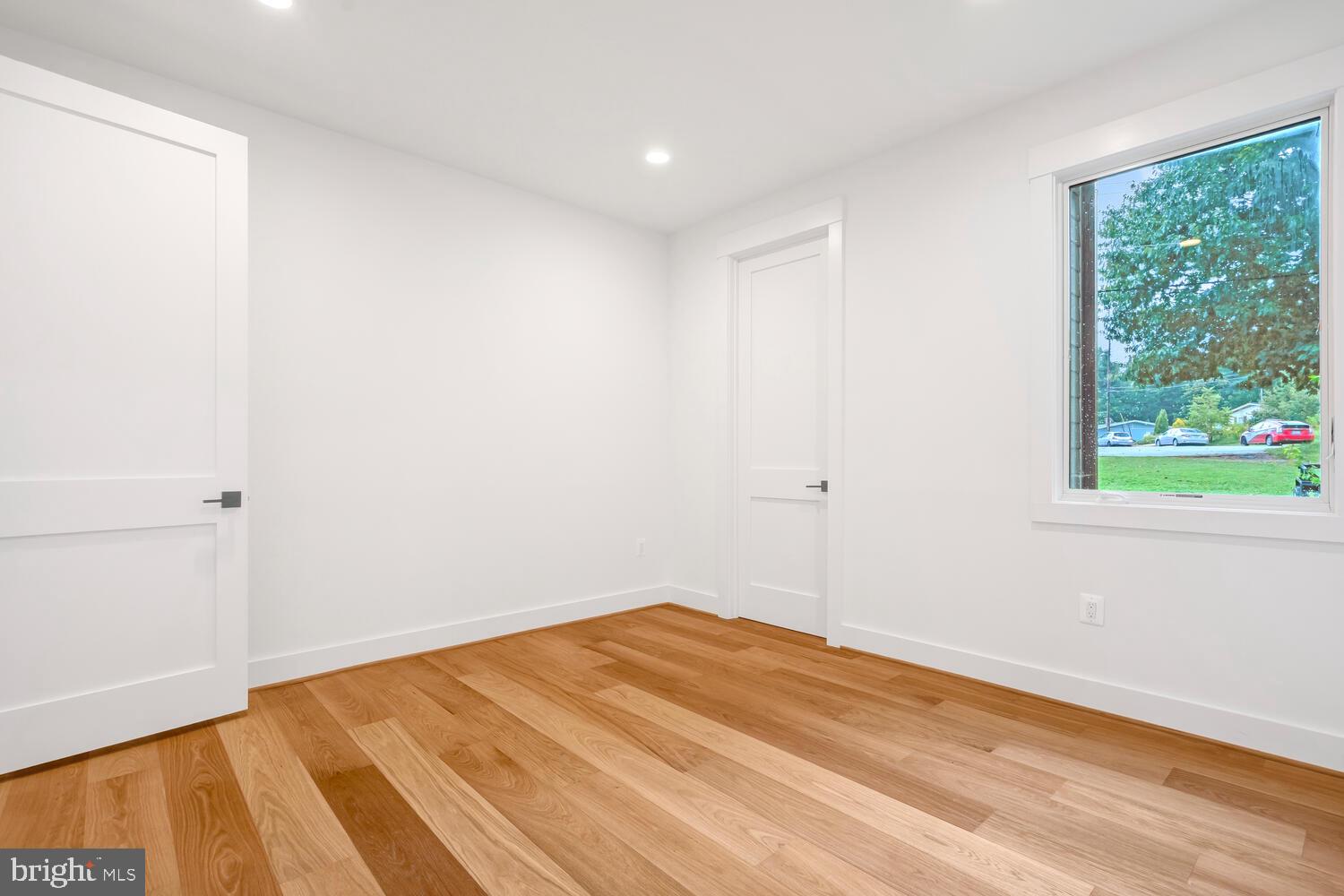 BELMONT - Residential