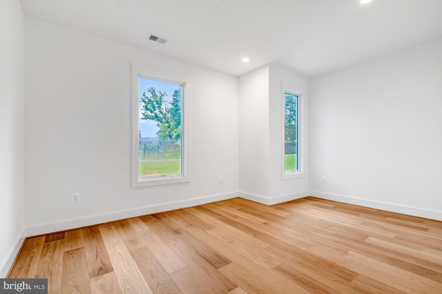 BELMONT - Residential