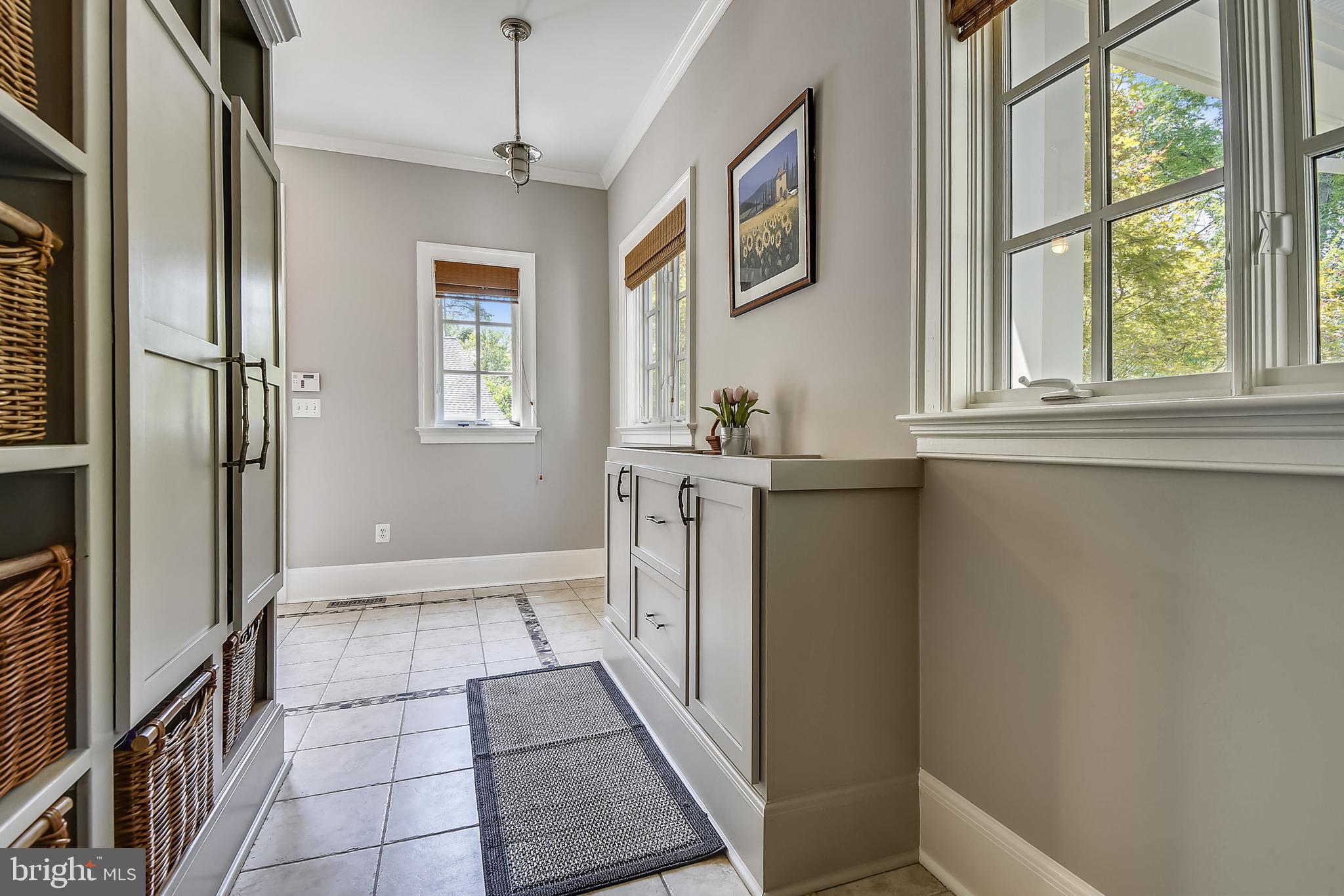 NEAR CLIFTON - Residential