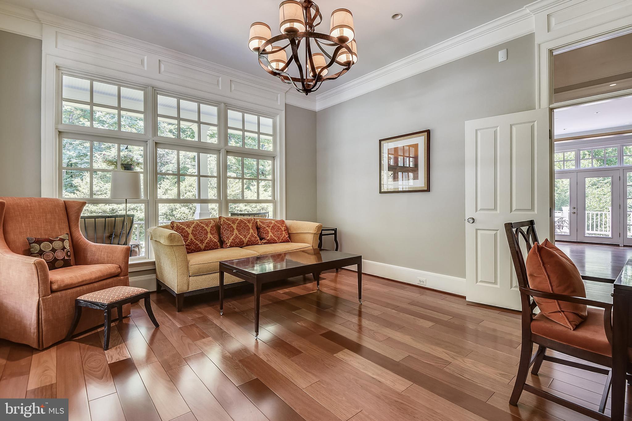 NEAR CLIFTON - Residential