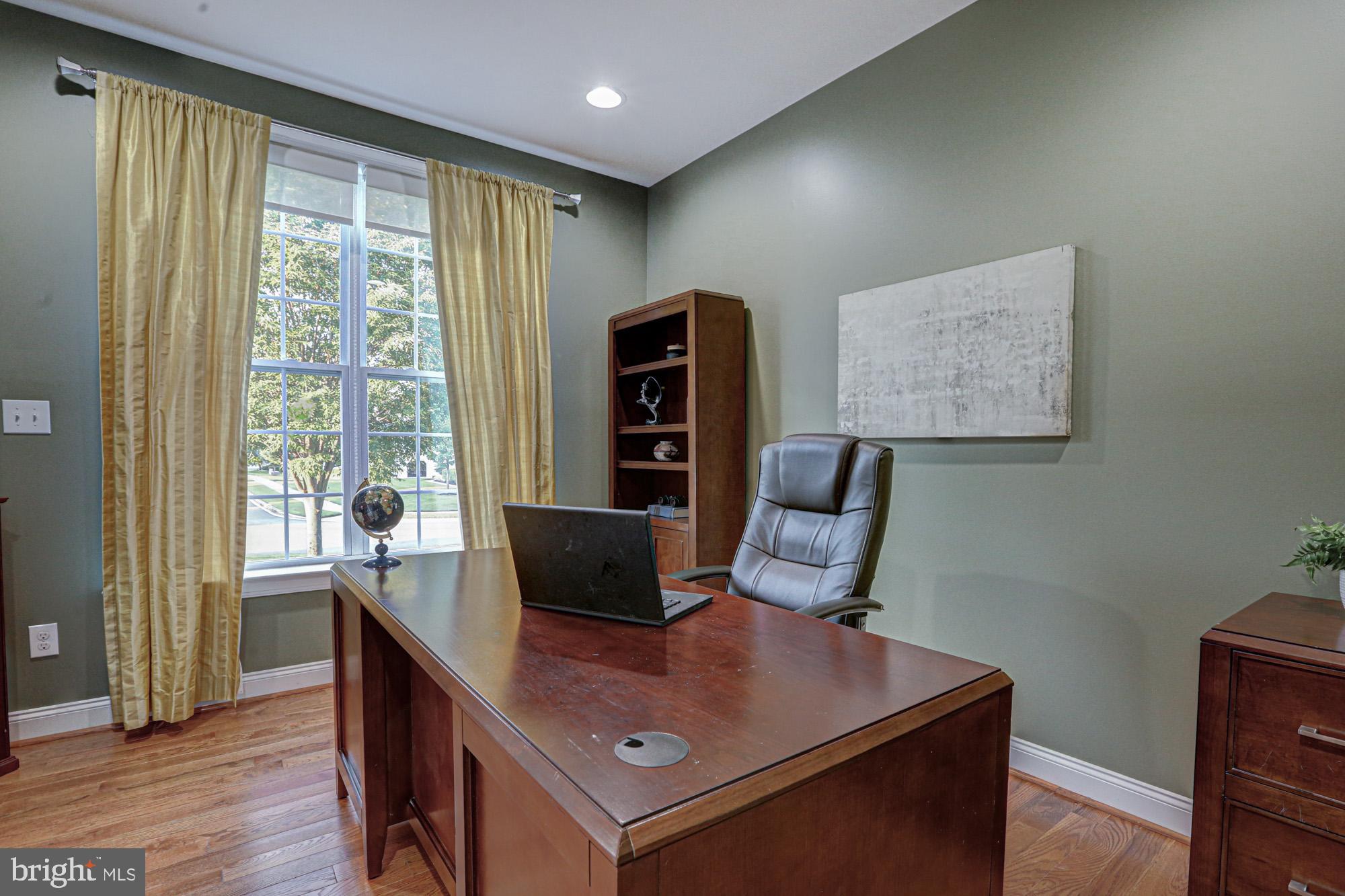 RED LION CHASE - Residential