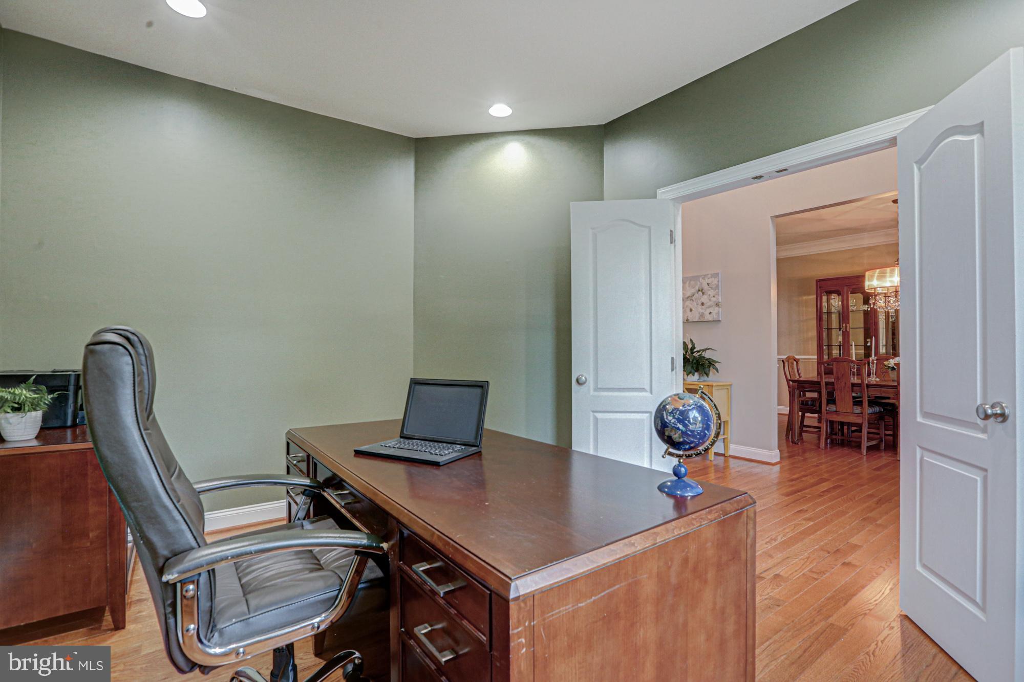 RED LION CHASE - Residential