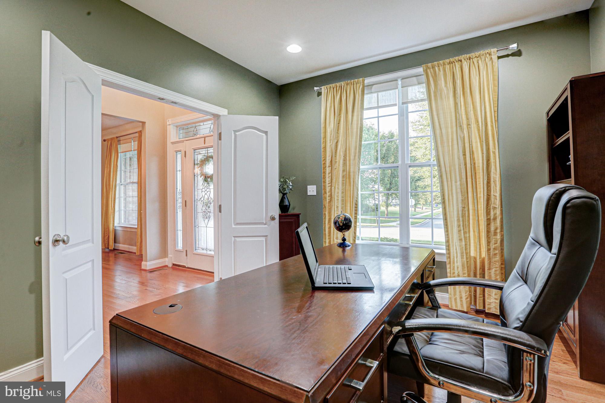 RED LION CHASE - Residential