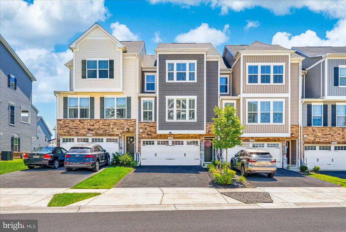 WELLINGTON FARMS - Residential
