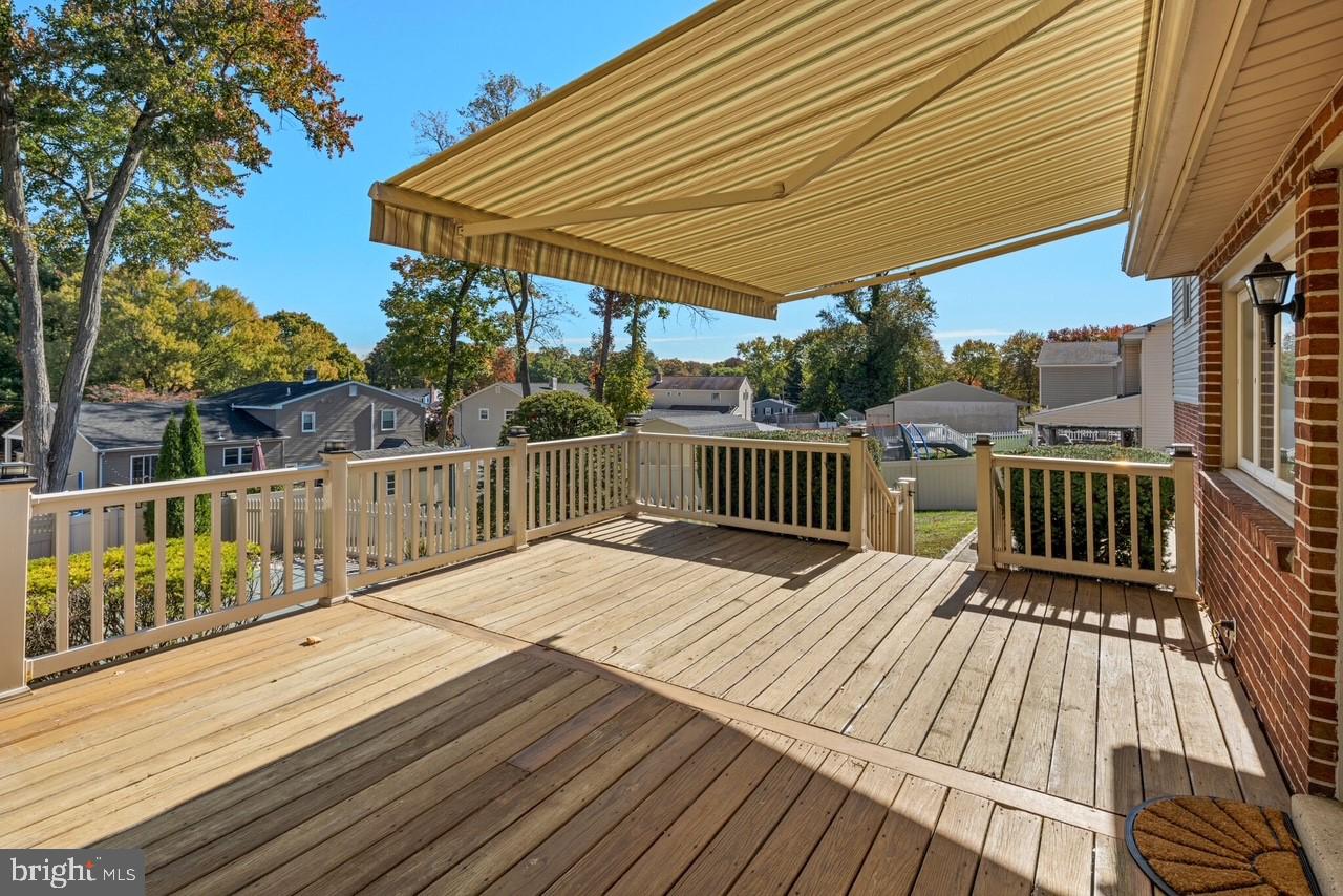 VILLAGE GREEN - Residential