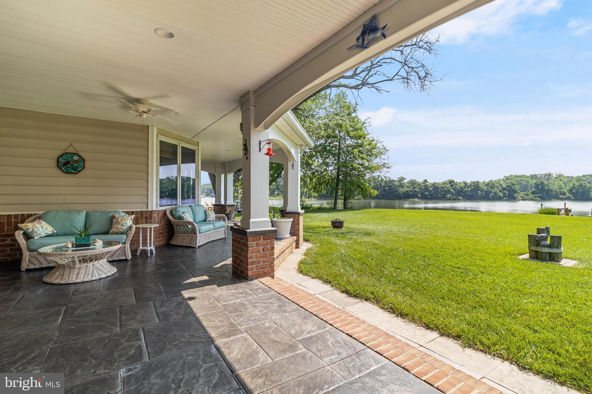 ISLAND CREEK WOODS - Residential