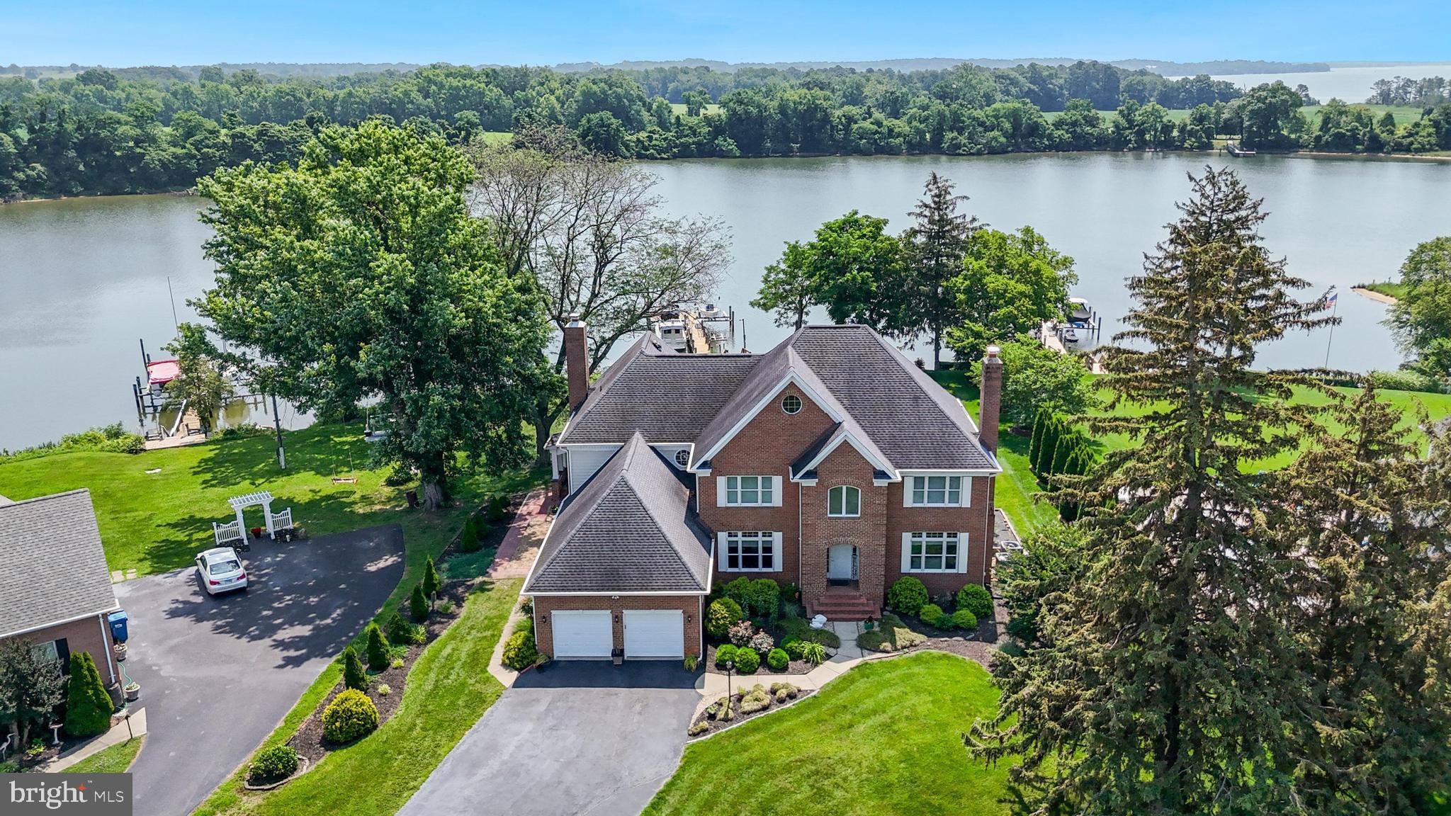 ISLAND CREEK WOODS - Residential