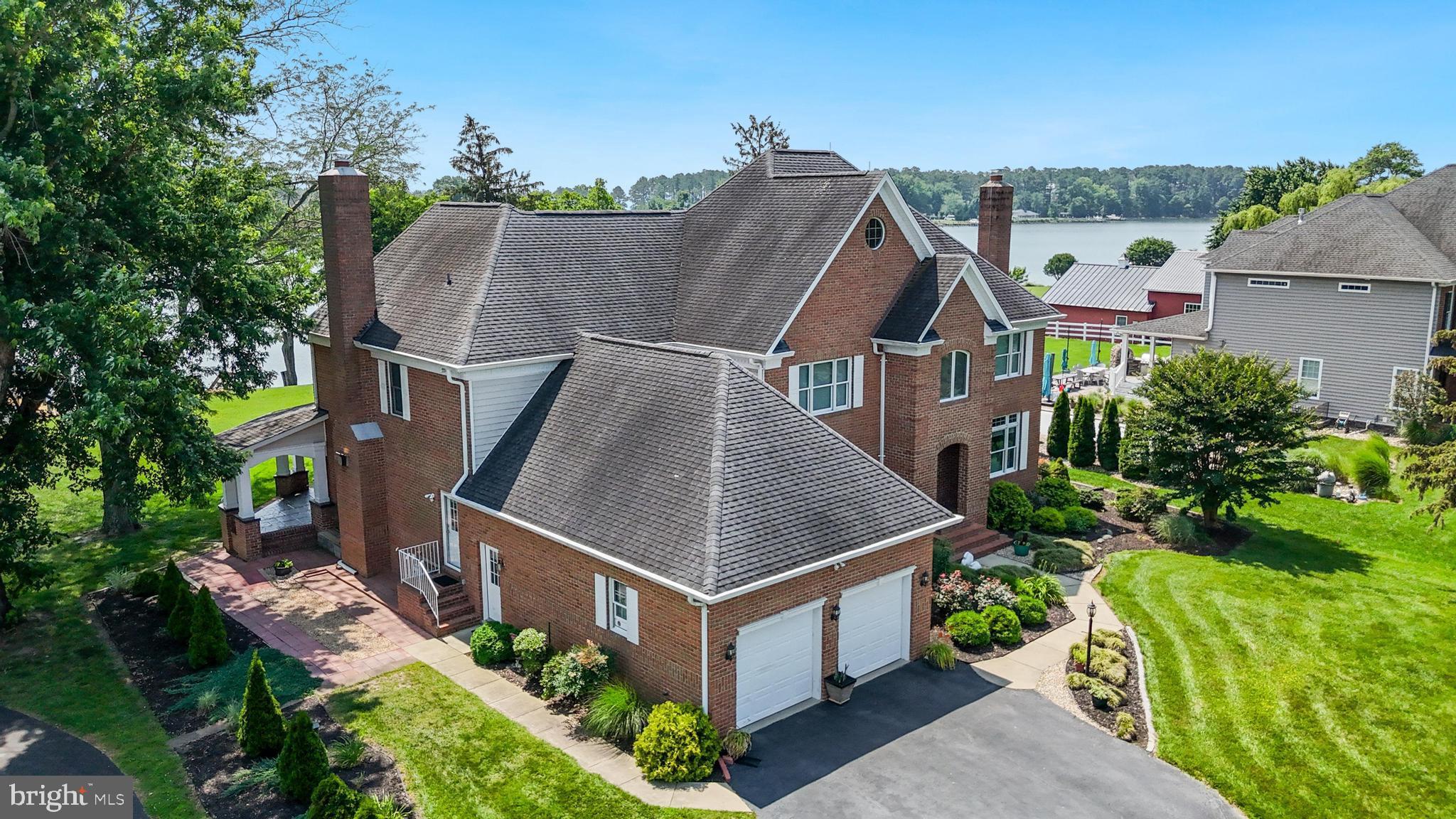 ISLAND CREEK WOODS - Residential