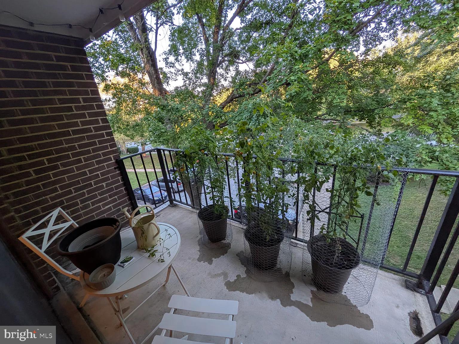 CAMELBACK VILLAGE - Residential
