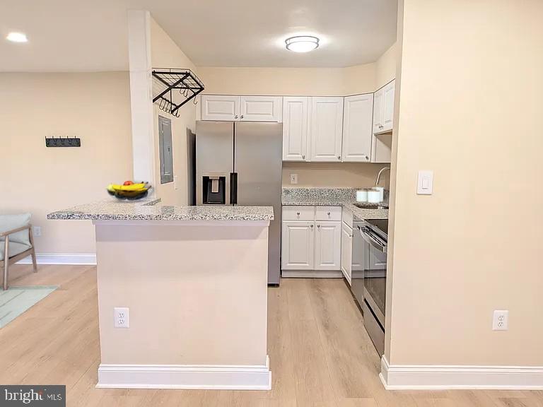 CAMELBACK VILLAGE - Residential