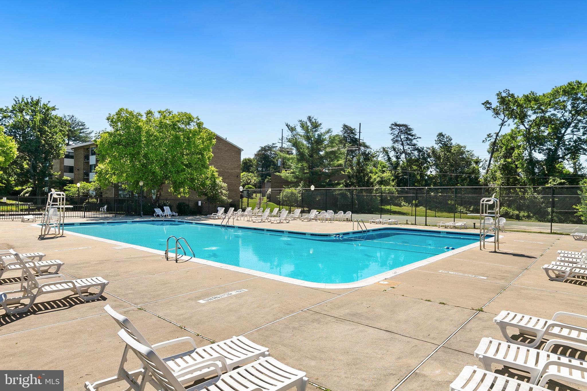 CHERRY GLEN CONDOS - Residential