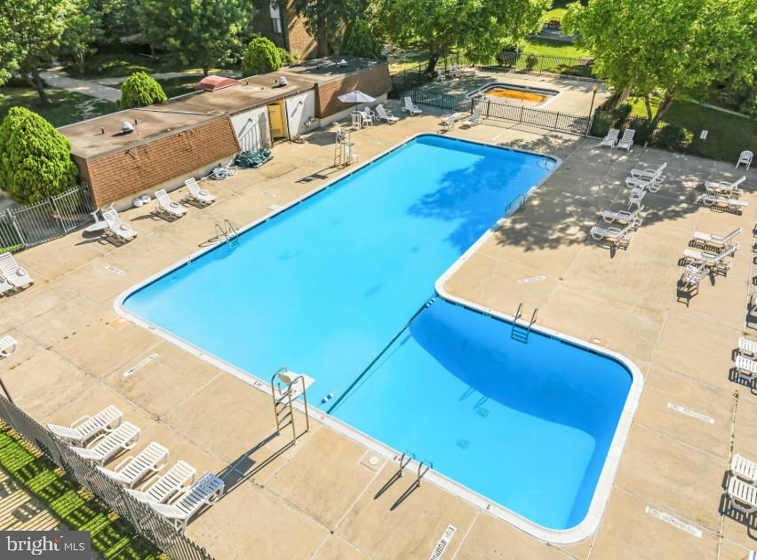 CHERRY GLEN CONDOS - Residential